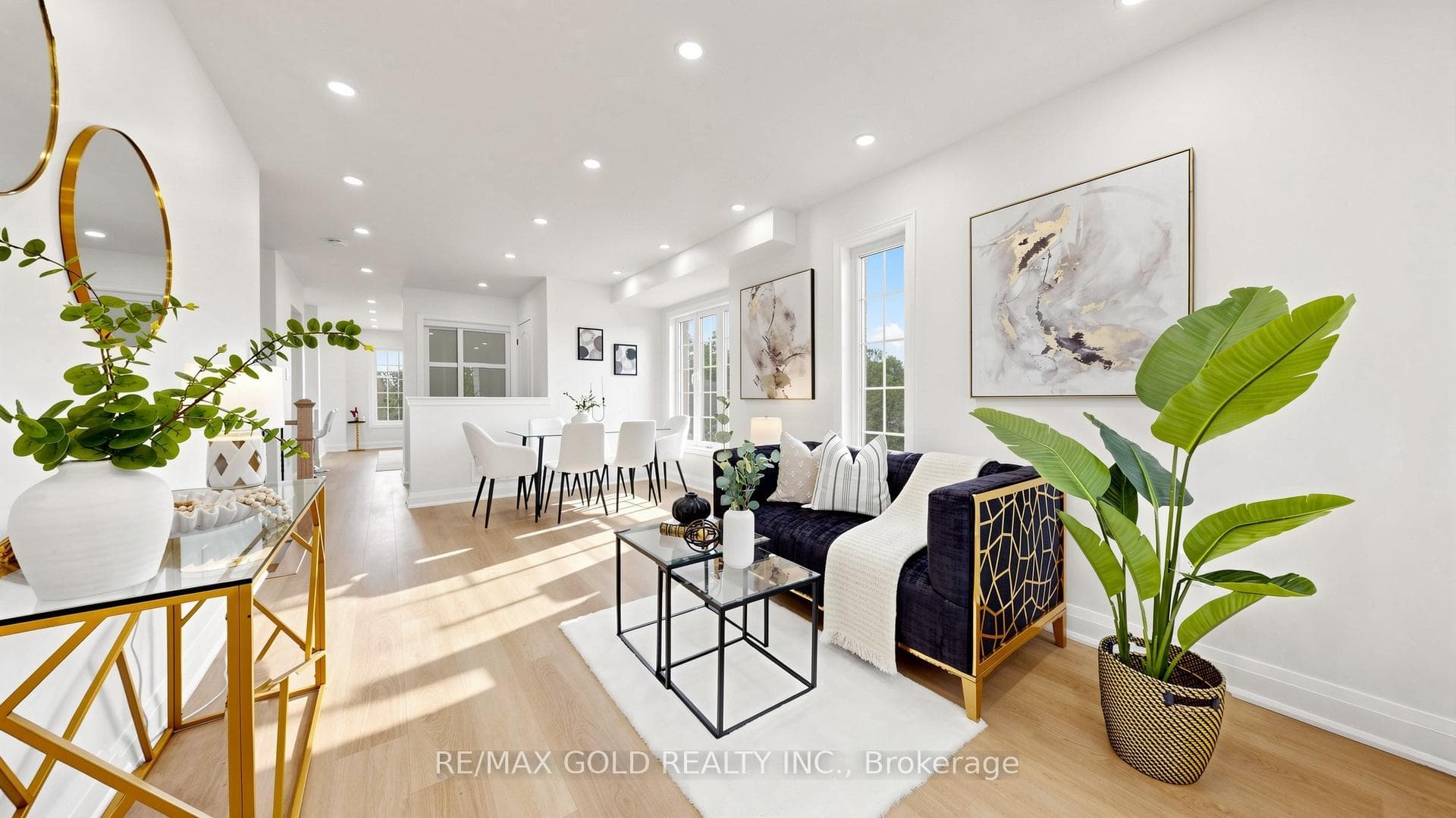 9 Edgewater Court photo 6