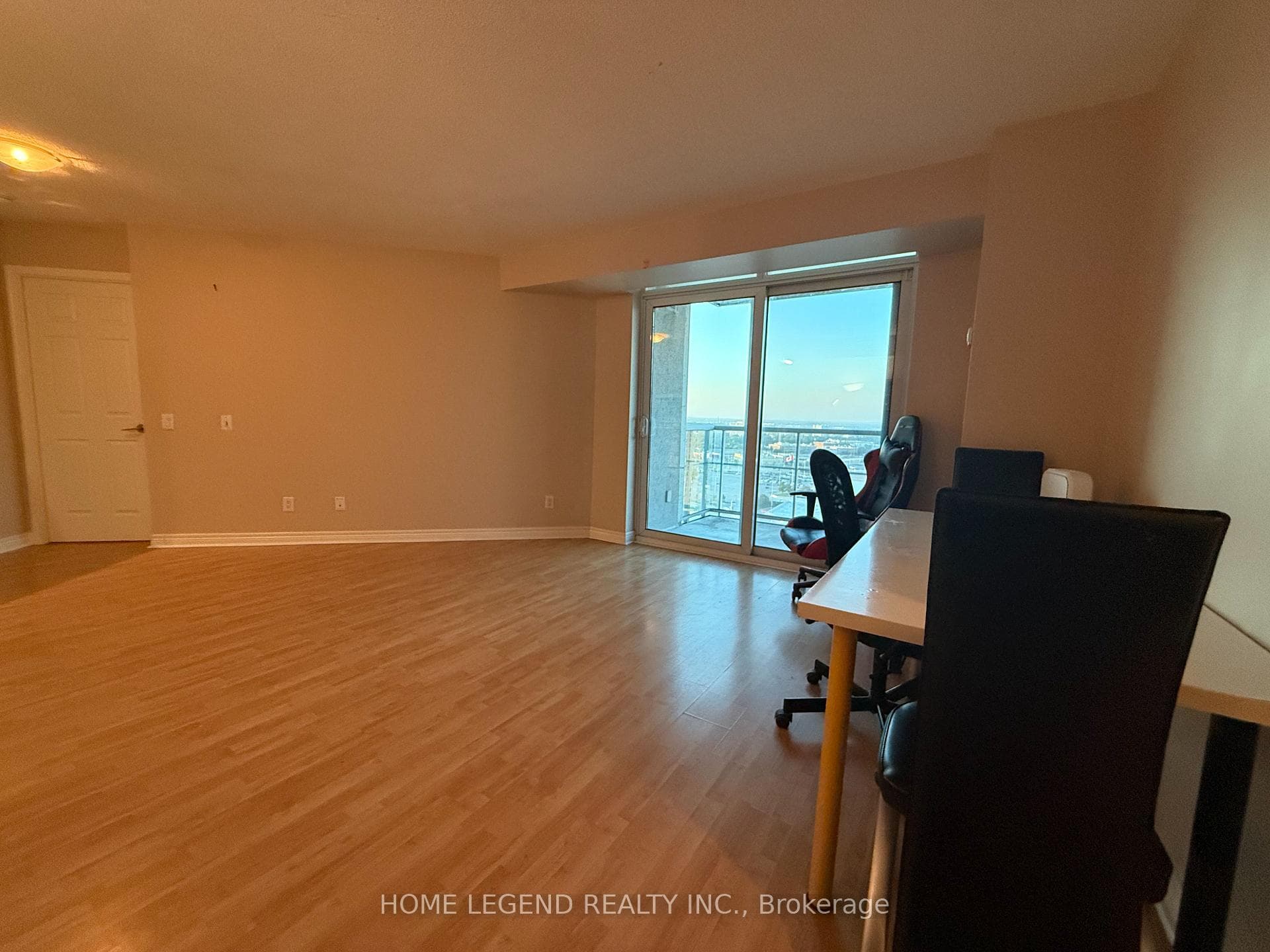 83 Borough Drive Unit 2011 photo 8