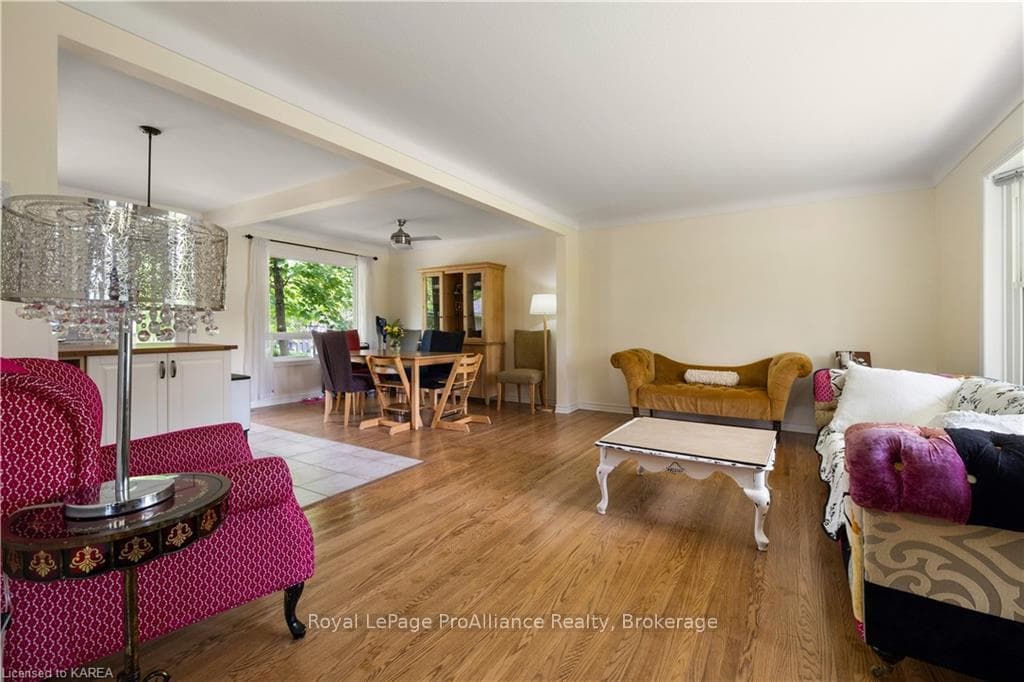 277 WELBORNE Avenue photo 5