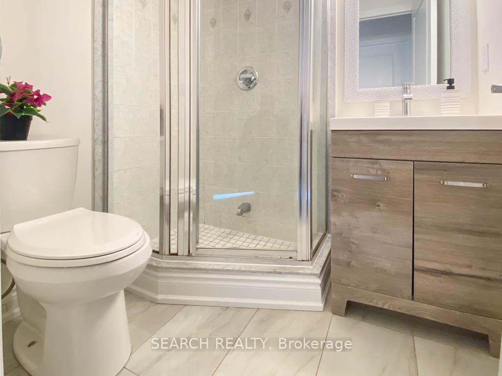 220 Burnhamthorpe Road Unit 908 photo 28
