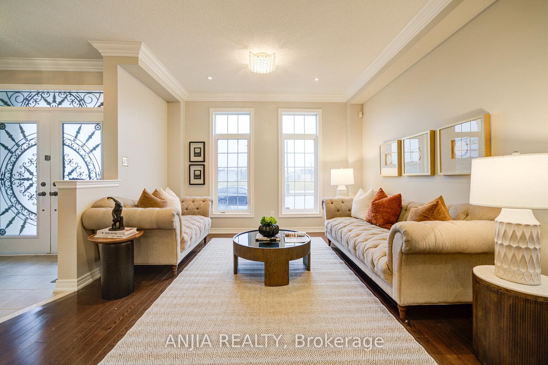 558 Hoover Park Drive photo 8