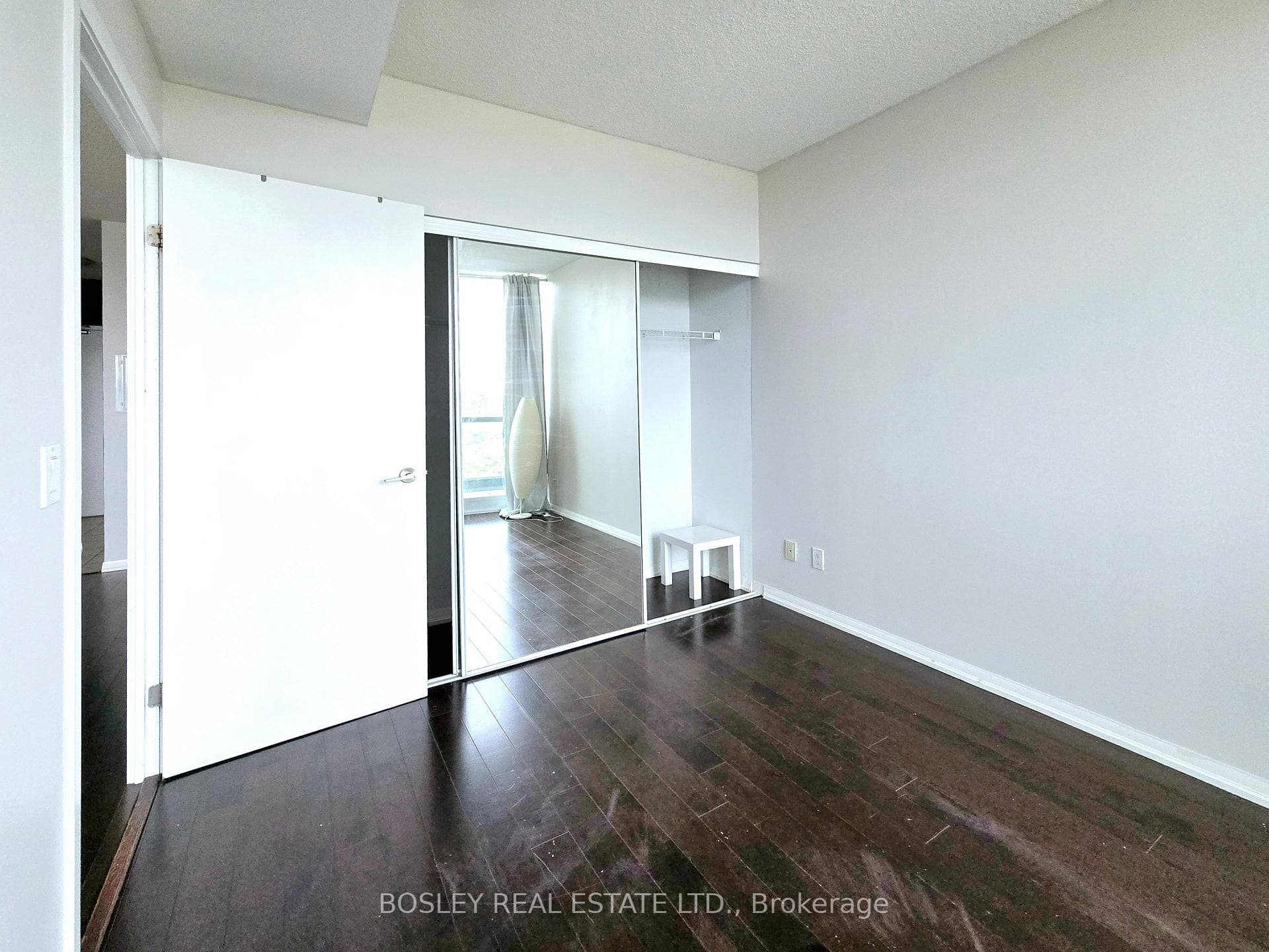 209 Fort York Boulevard Unit 1661 photo 8