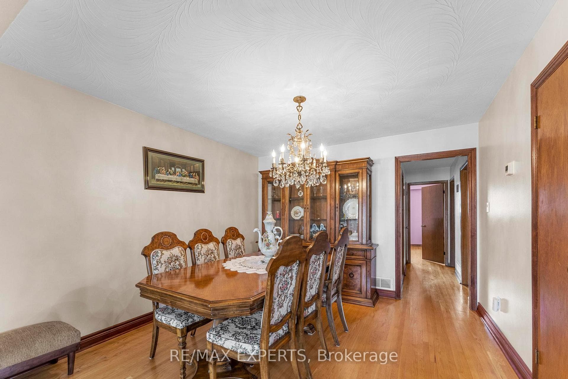 63 Paradelle Crescent photo 6