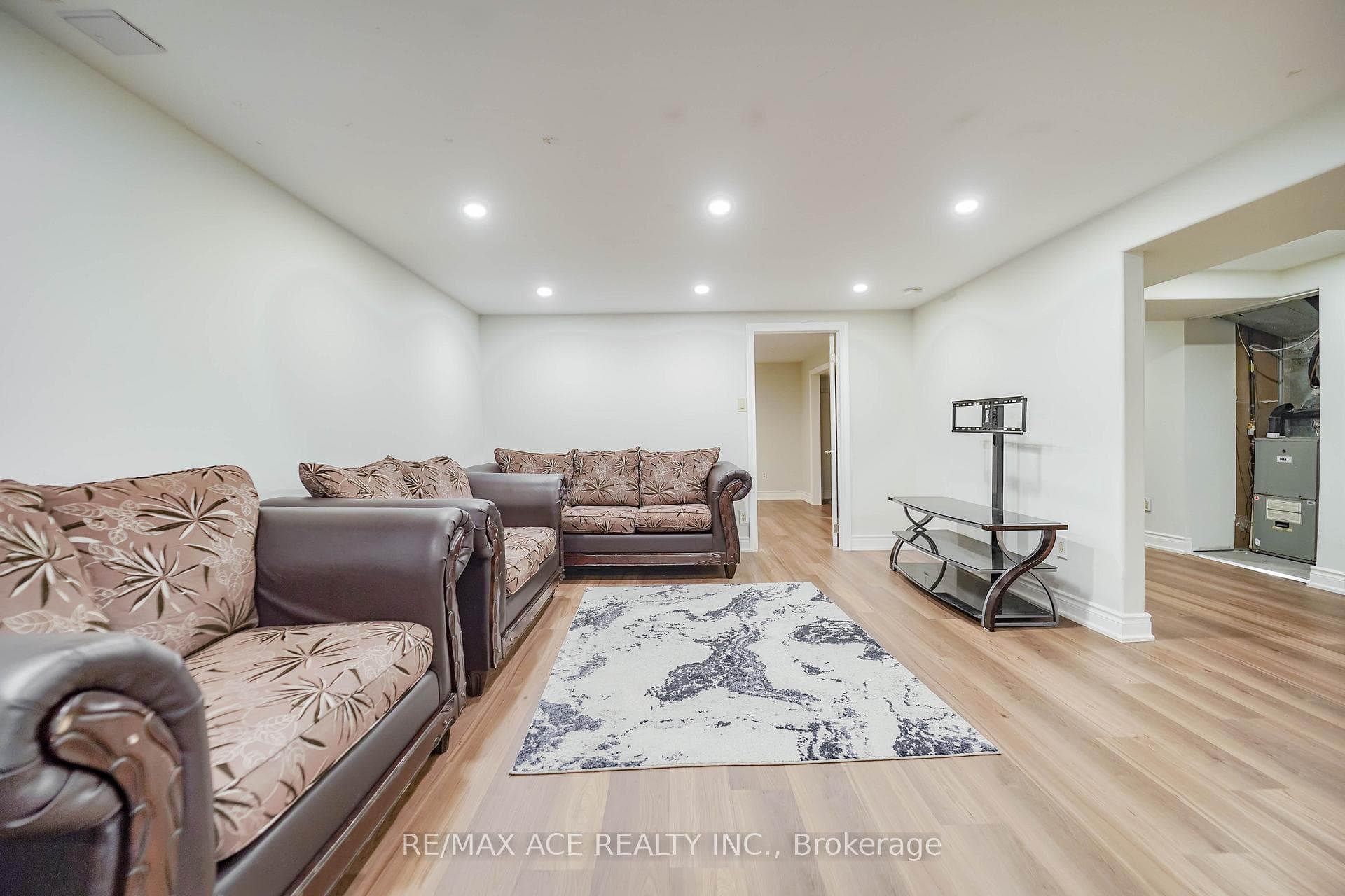 1425 Lakefield Street photo 38