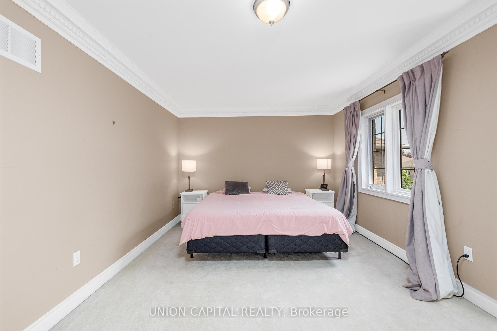 75 Langtry Place photo 20