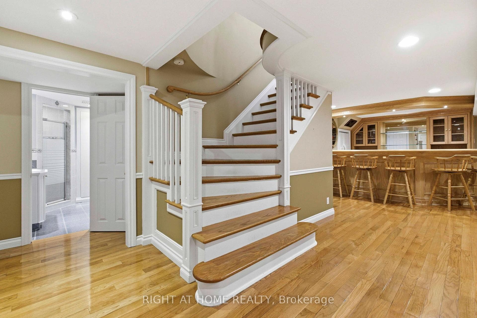 620 Aspen Road photo 9