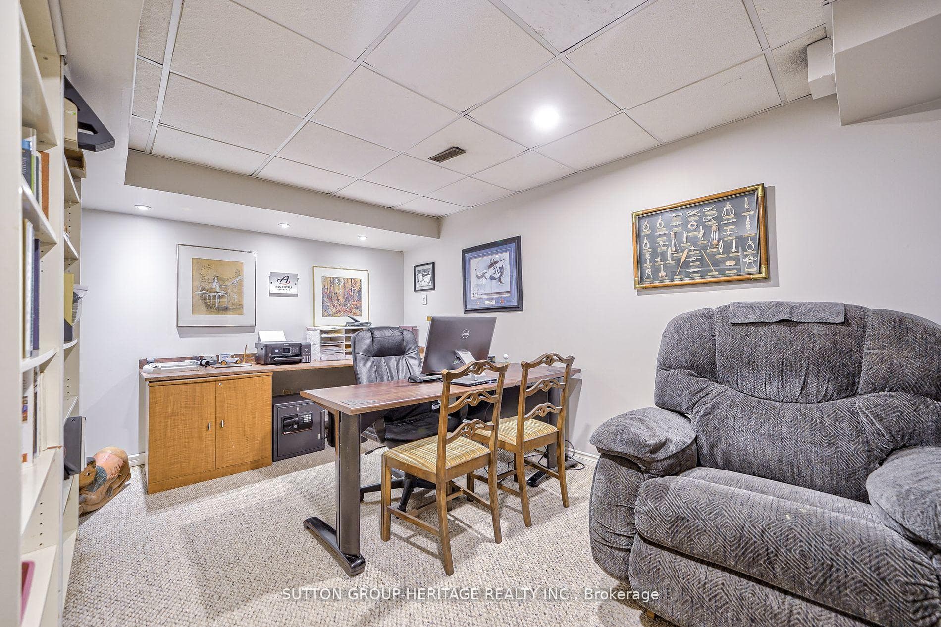 16 Dakin Drive photo 33