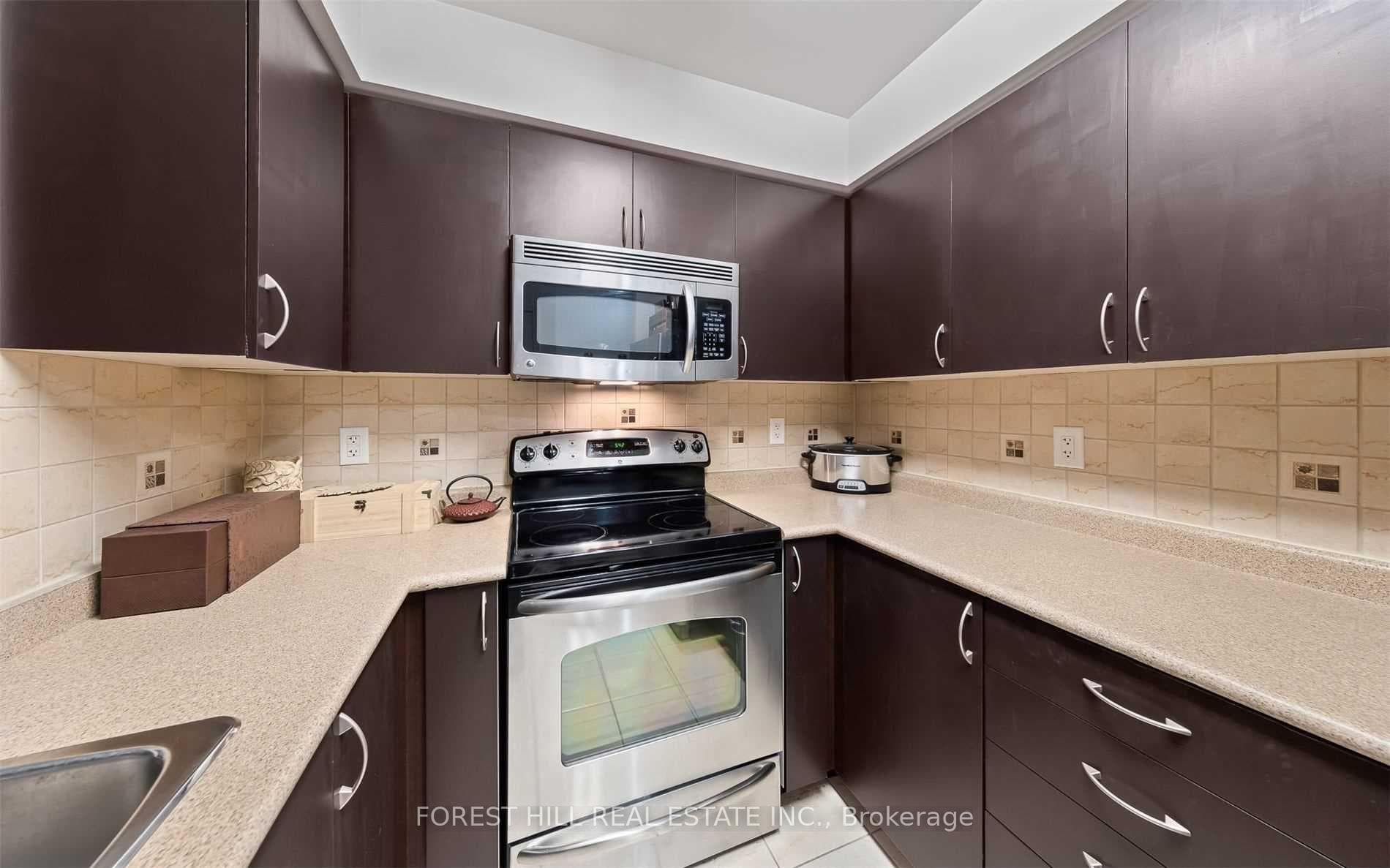 5500 Yonge Street Unit 1006 photo 1