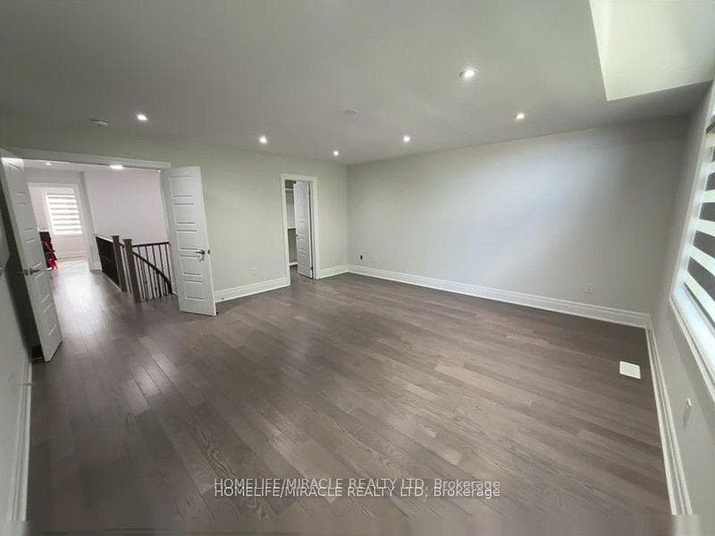 17 Rosewell Crescent photo 18