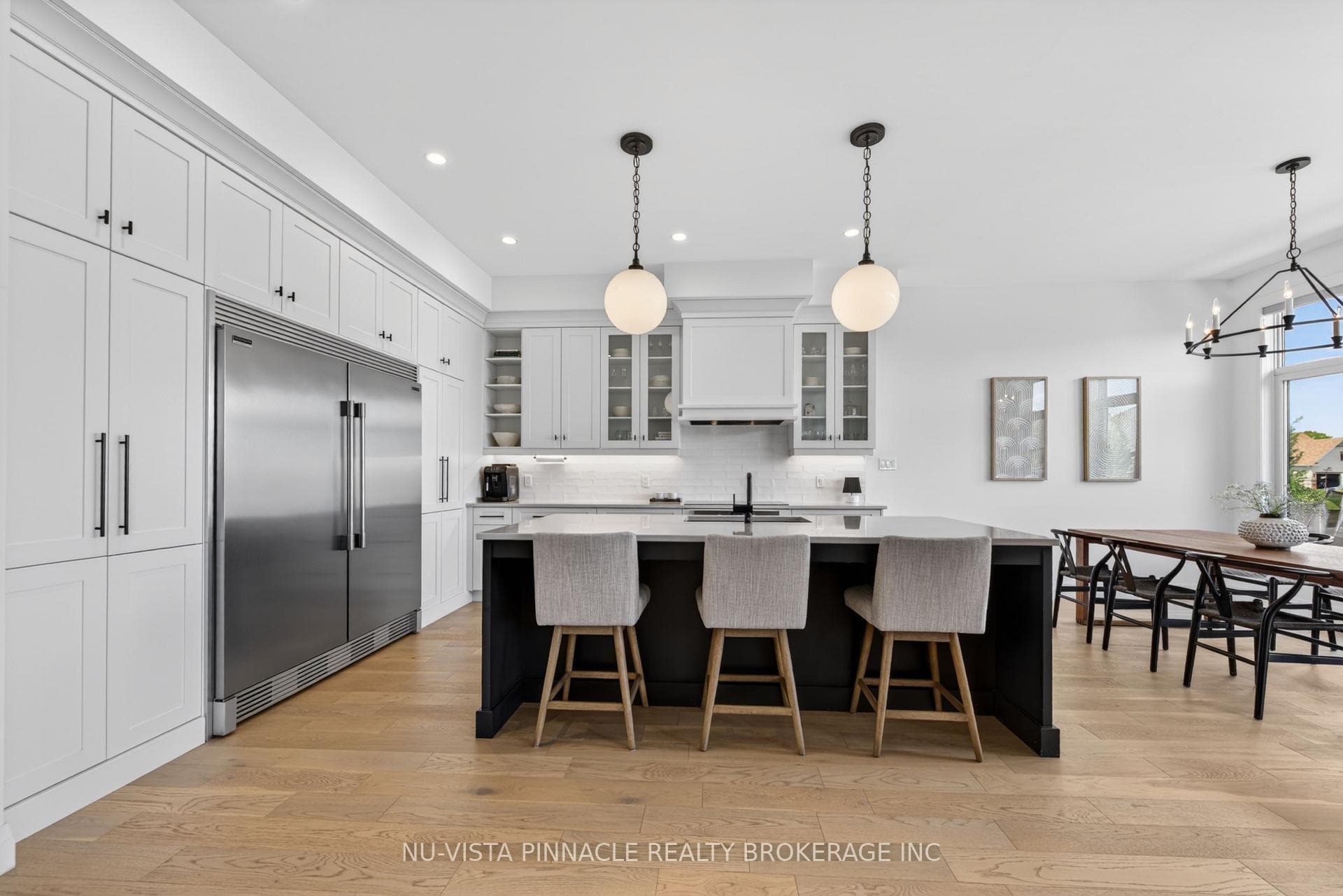 2572 LUCAS Avenue photo 13