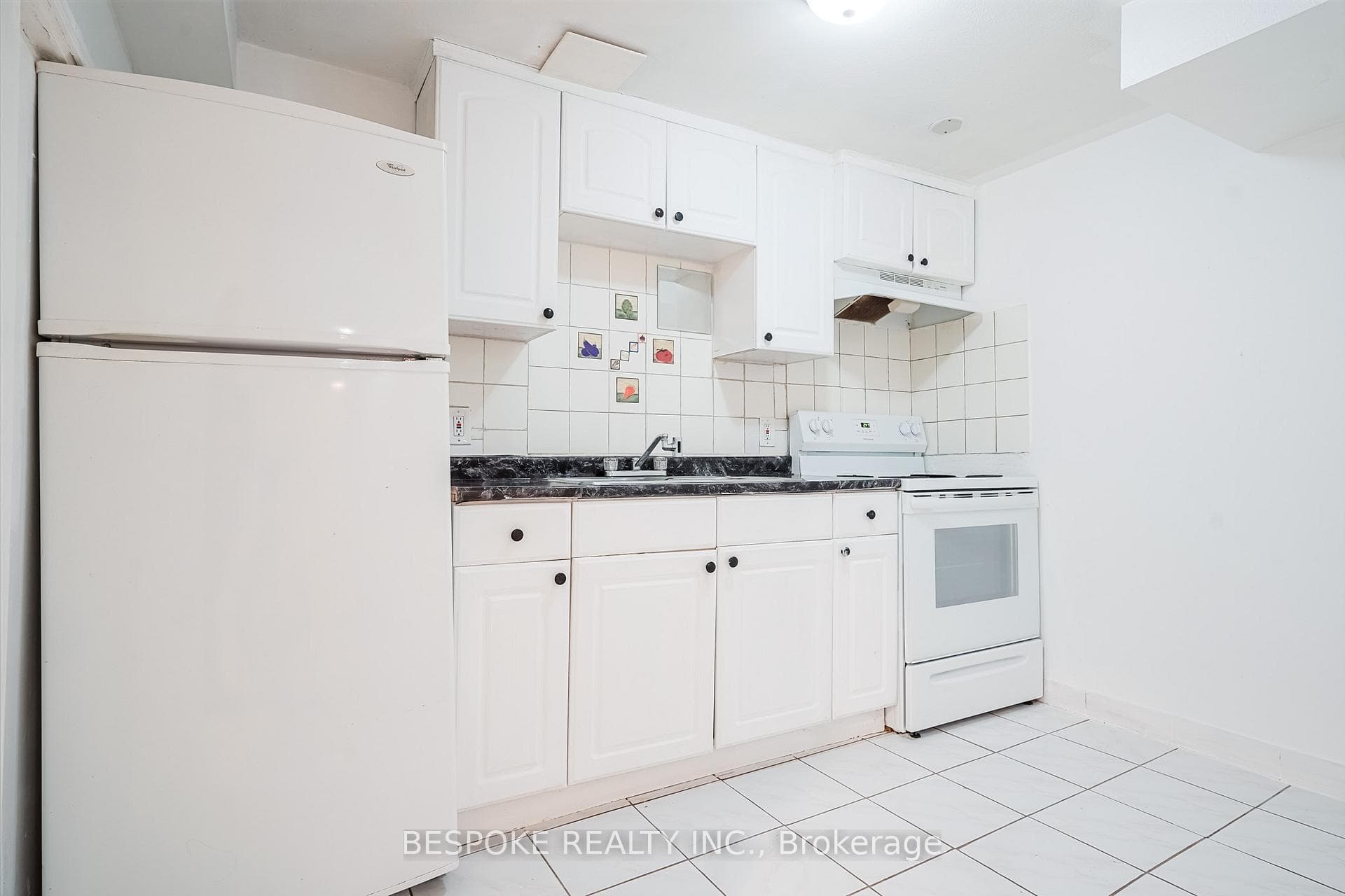 93 GLENTHORNE Drive Unit Basement photo 8