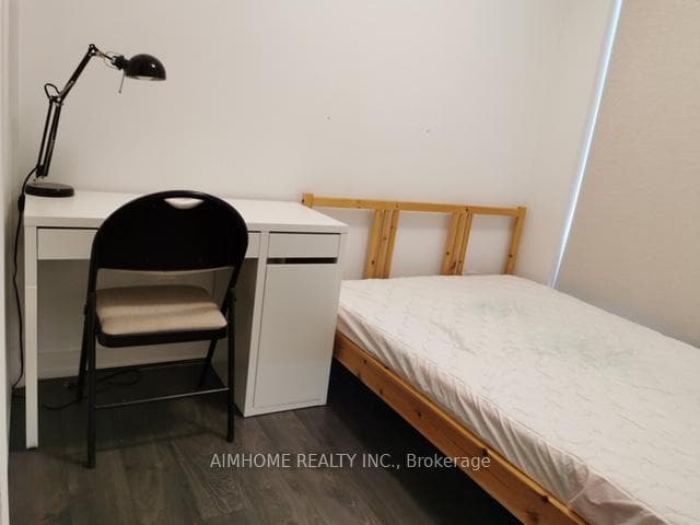 28 Wellesley Street Unit 709 photo 15