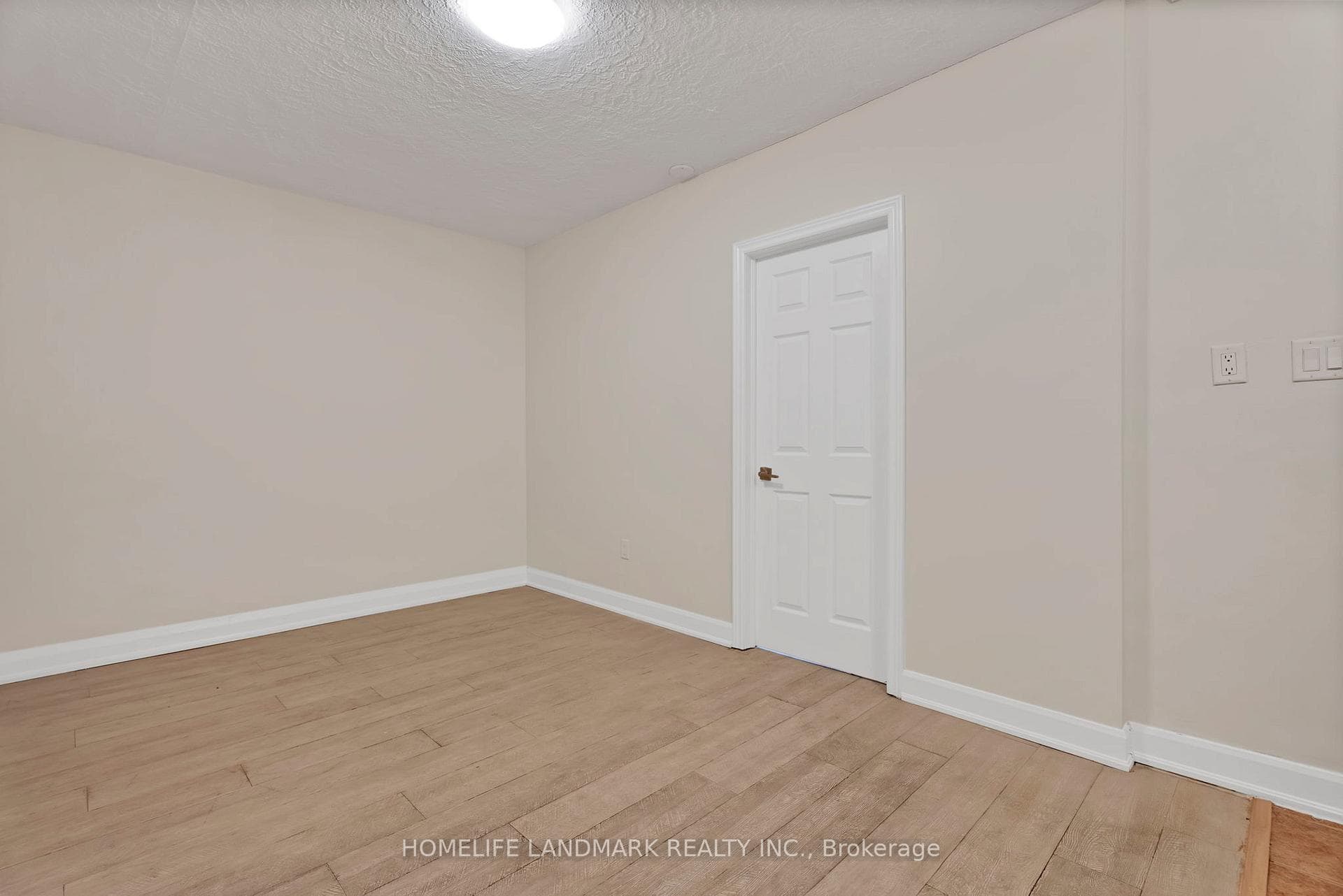 448 Spadina Road Unit 302 photo 9