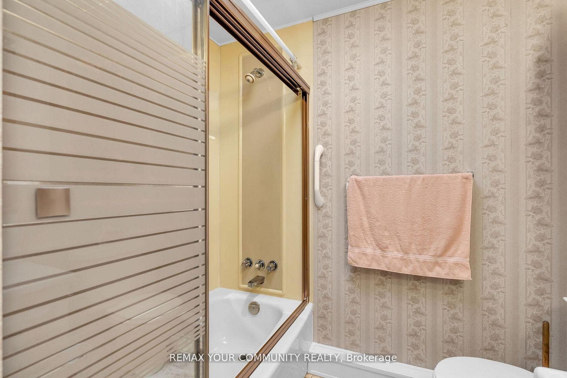 22 Emery Court photo 43
