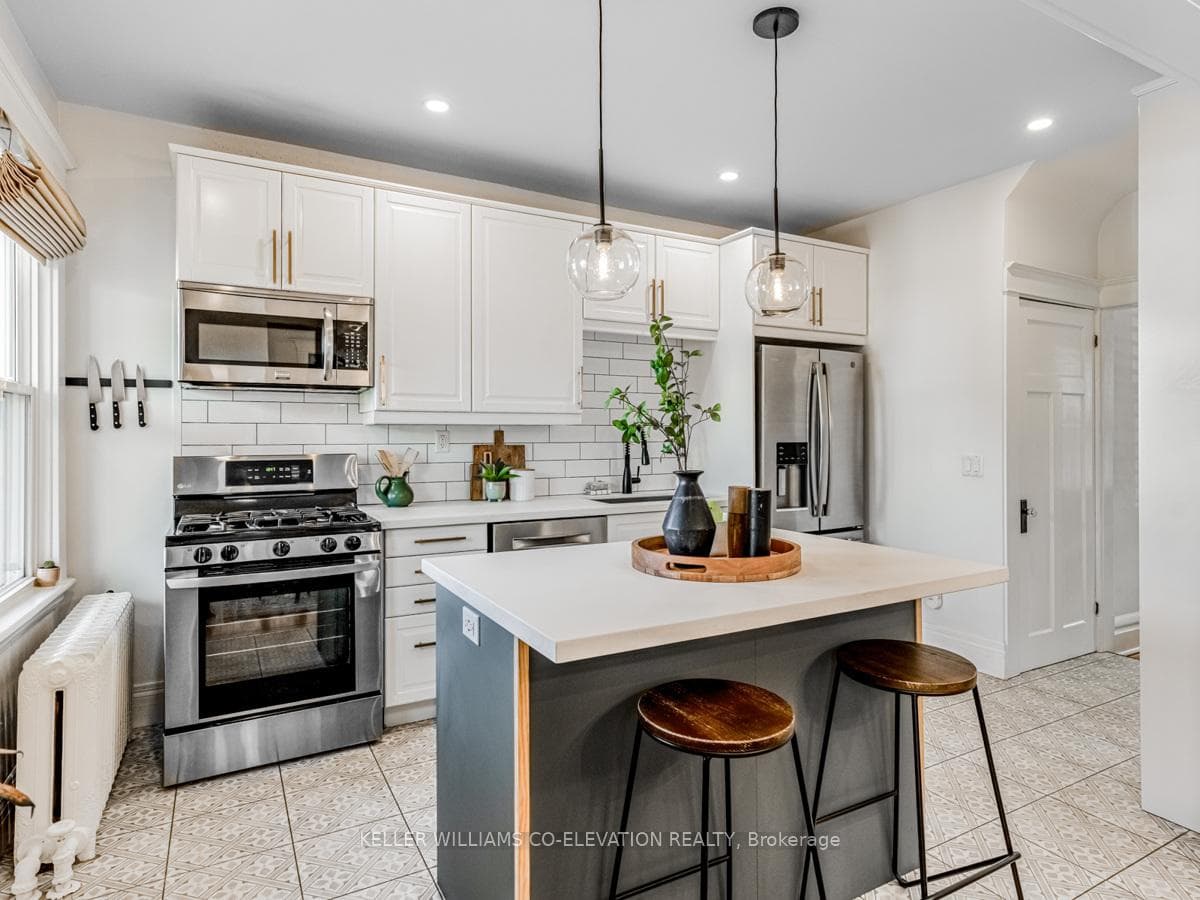 Dazzling Chef's Kitchen