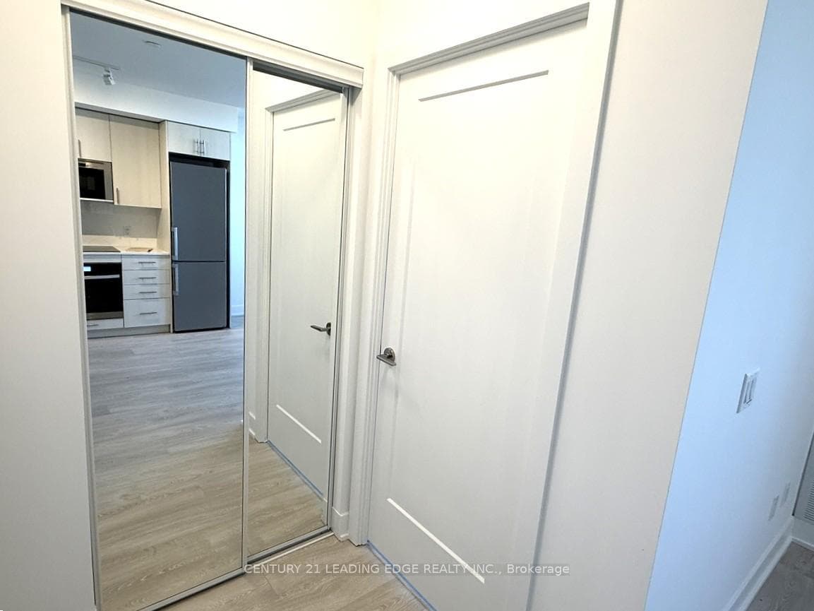 2545 Simcoe Street Unit 2203 photo 8