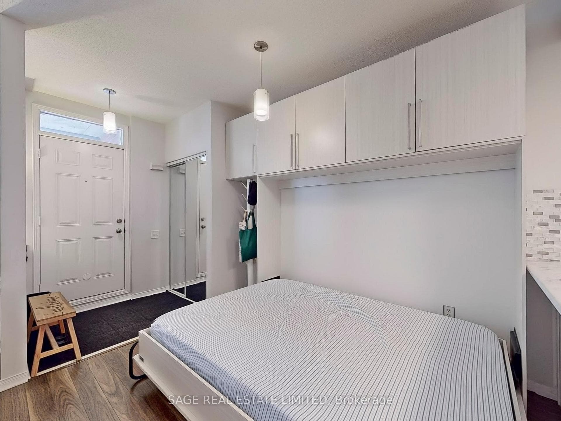 760 Lawrence Avenue Unit 44 photo 18