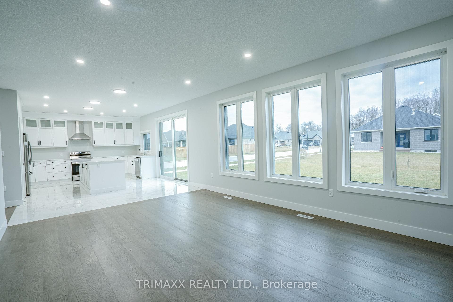 188 Foxborough Place photo 16