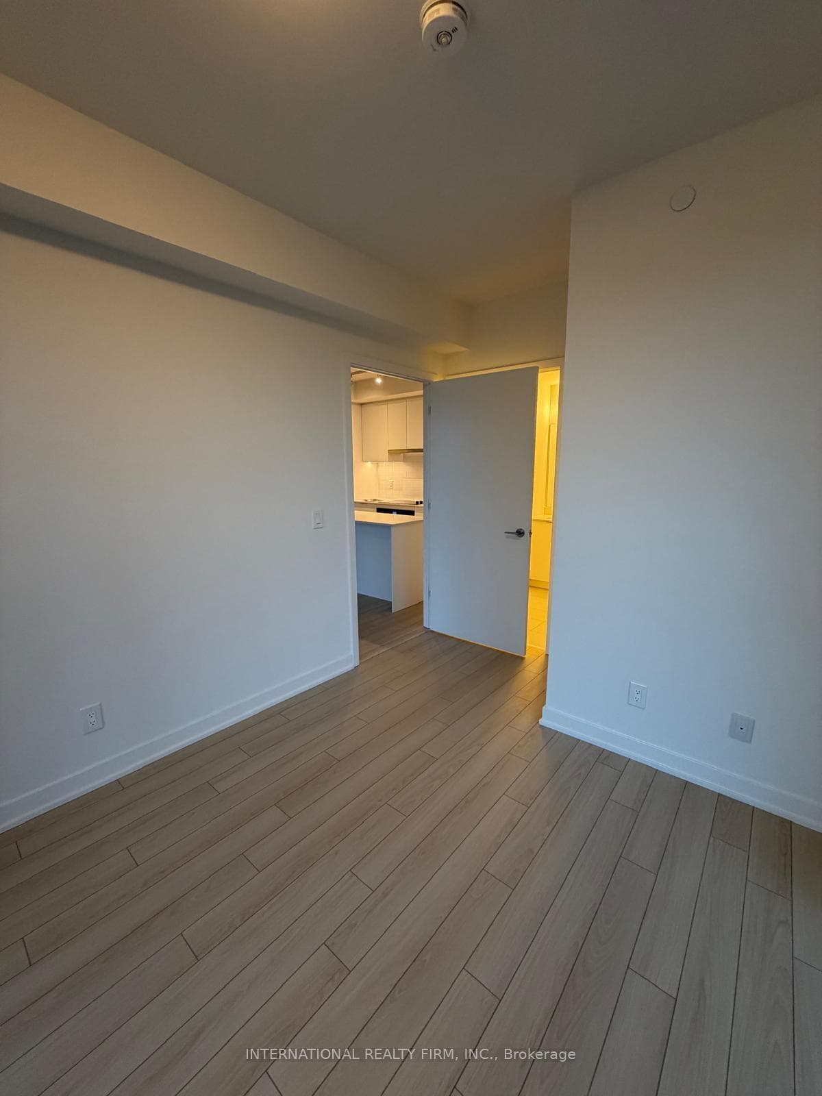 3071 Trafalgar Road Unit 1303 photo 8