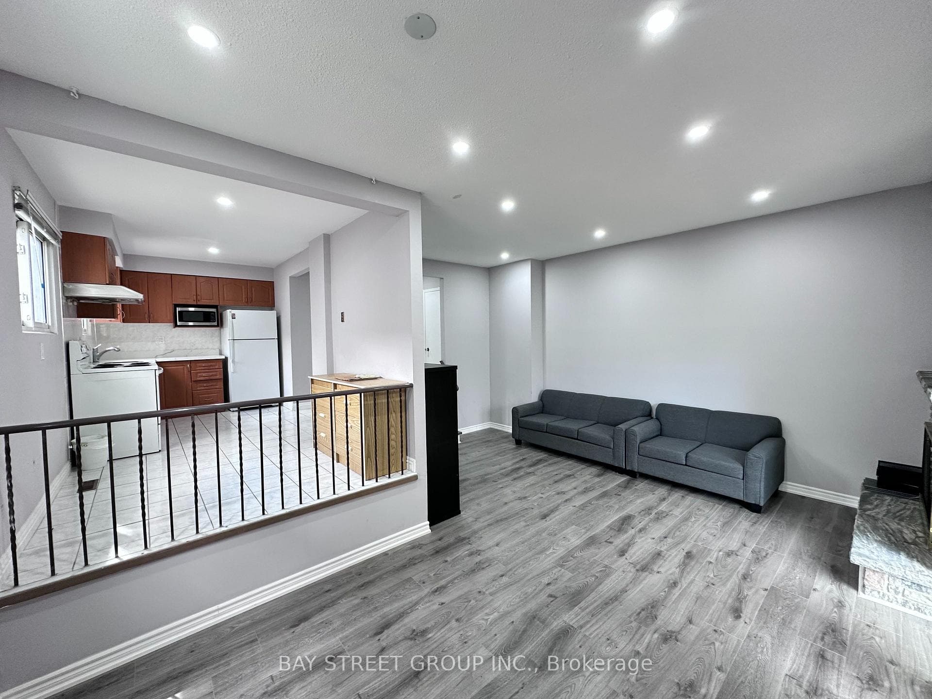 193 Silver Springs Boulevard photo 3