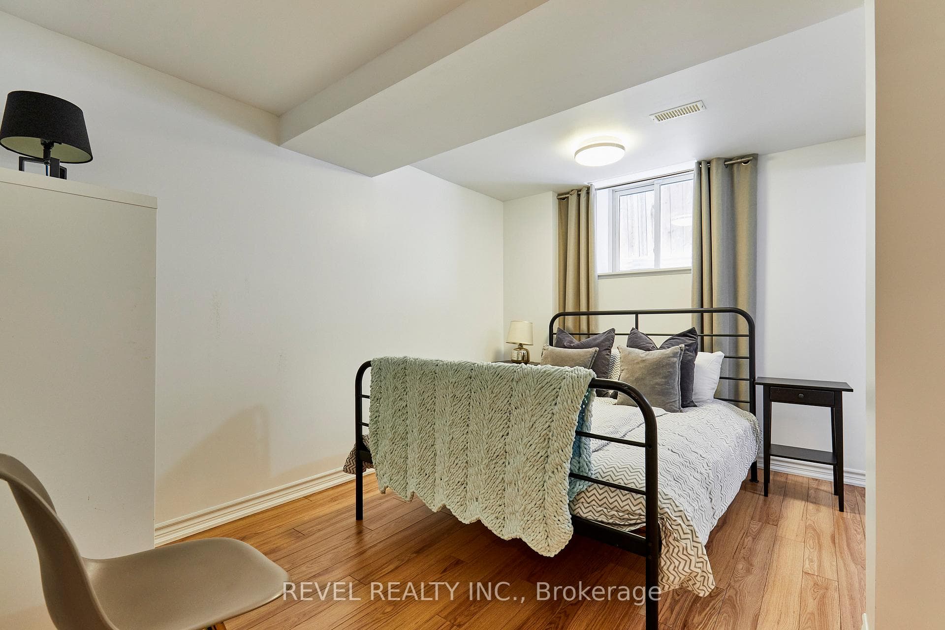 21 Parish Avenue photo 28