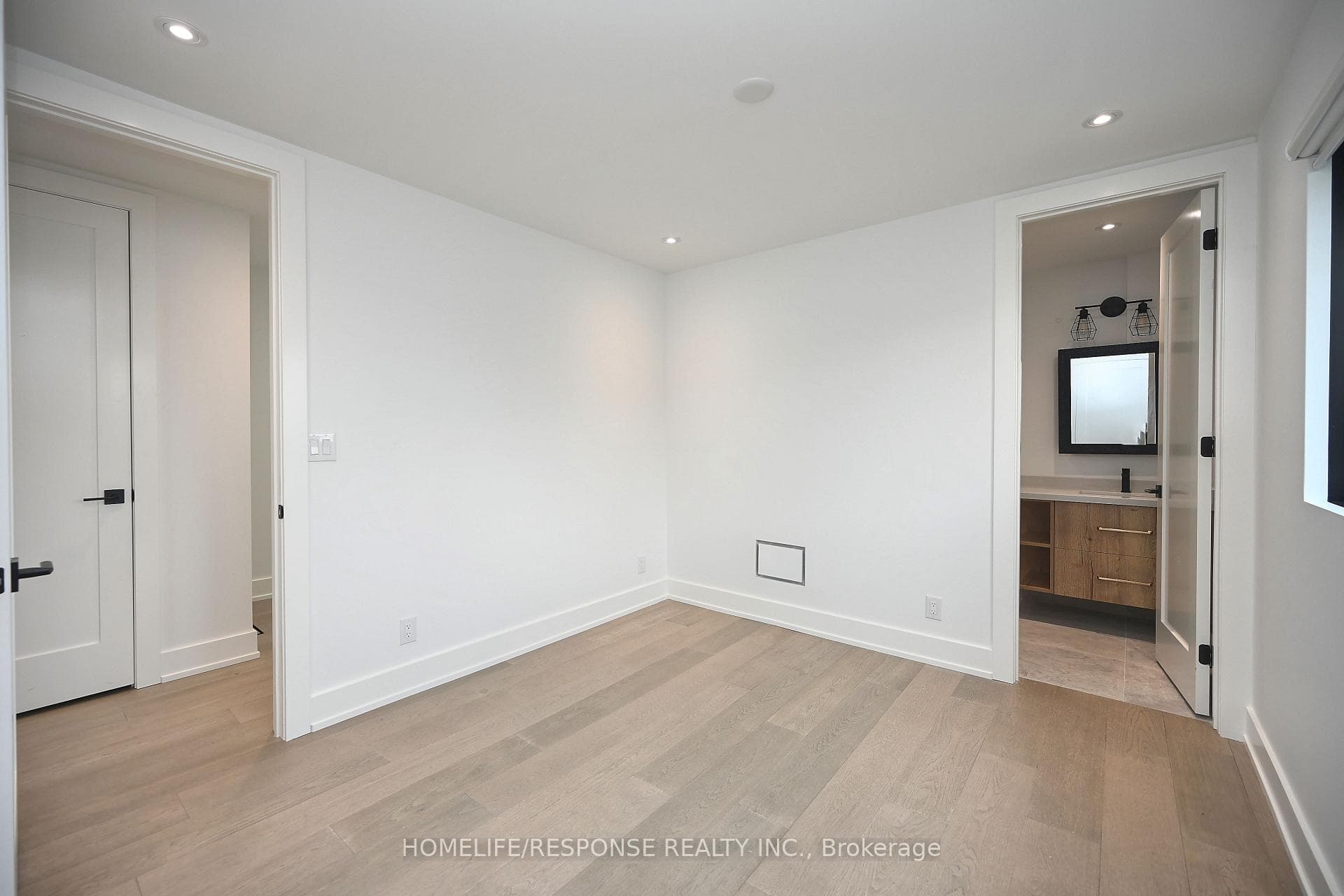 17A PINE Avenue photo 27