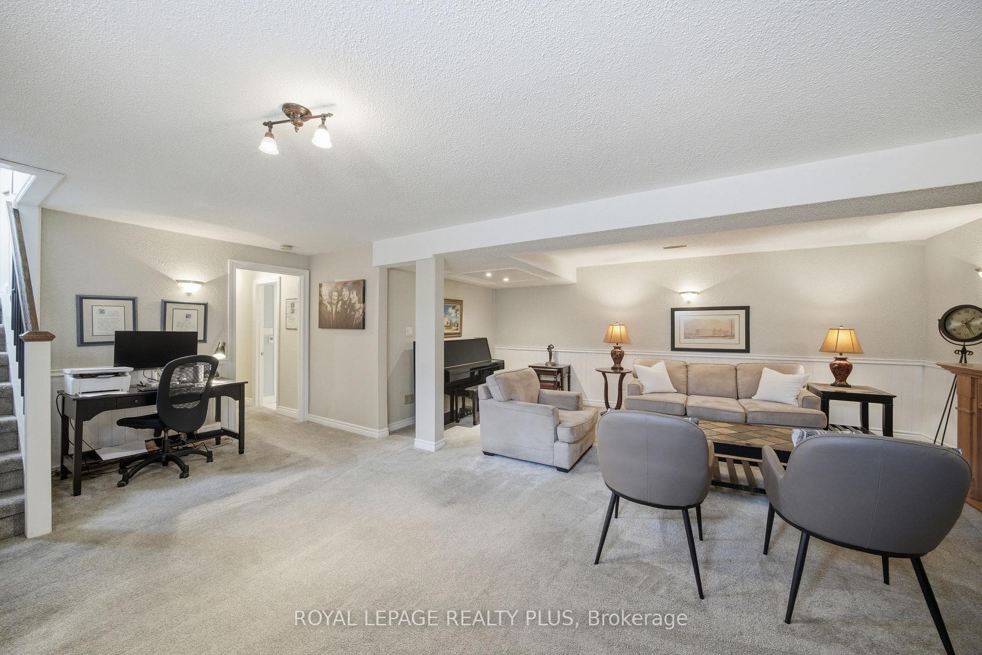 6 Merrydrew Court photo 36