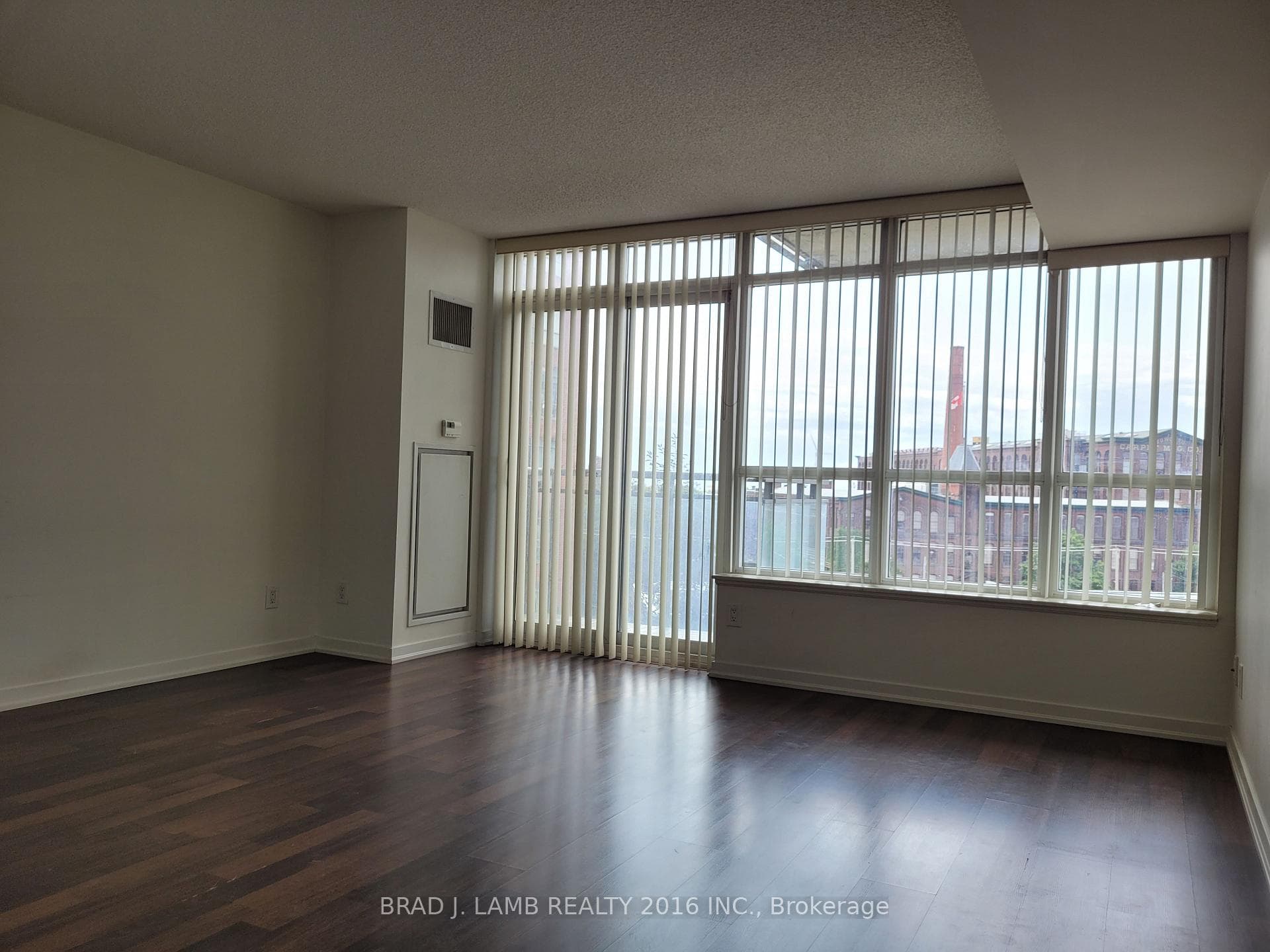 38 Joe Shuster Way Unit 614 photo 4