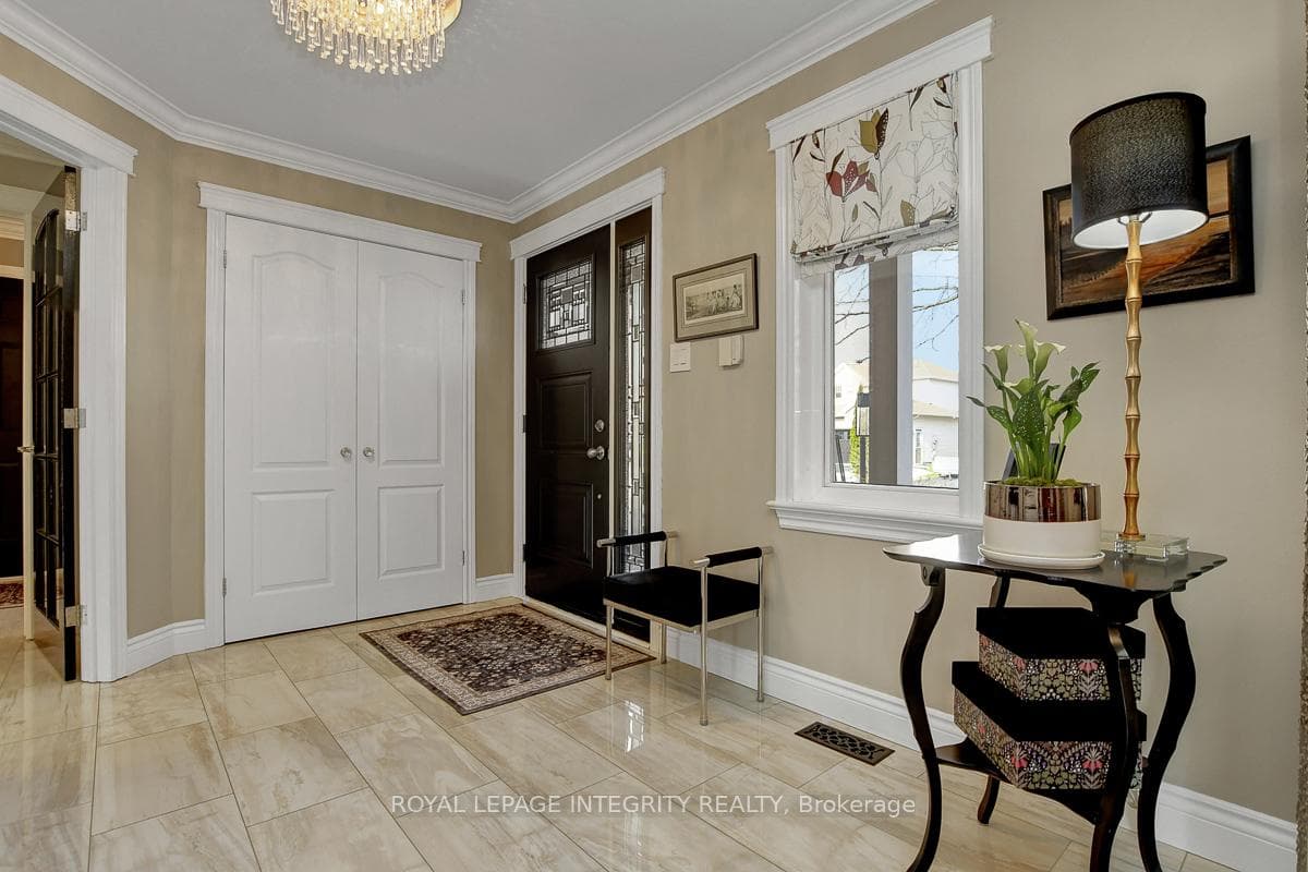 4 Heritage Grove Crescent photo 3