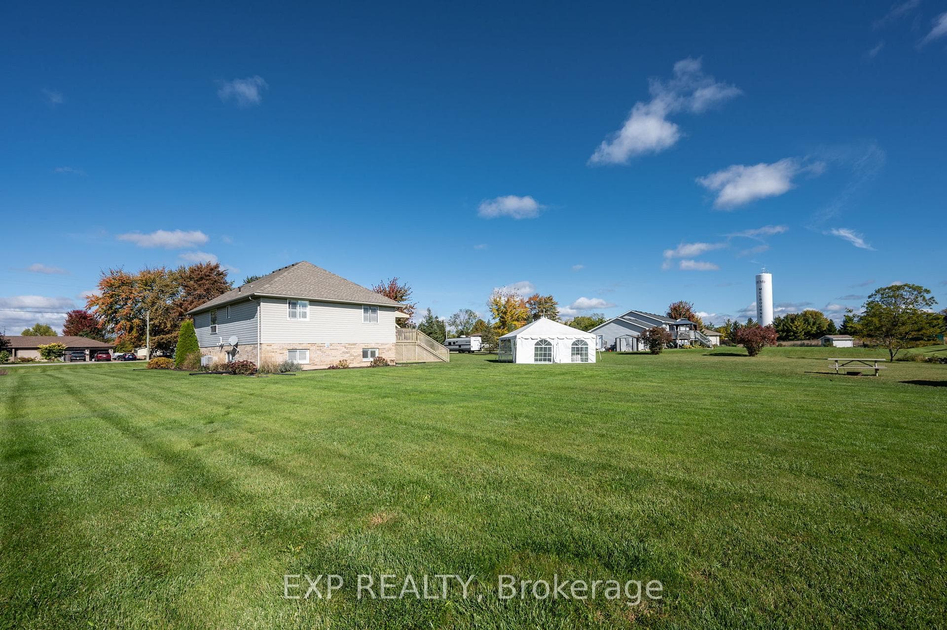 6497 Longwoods Road photo 27