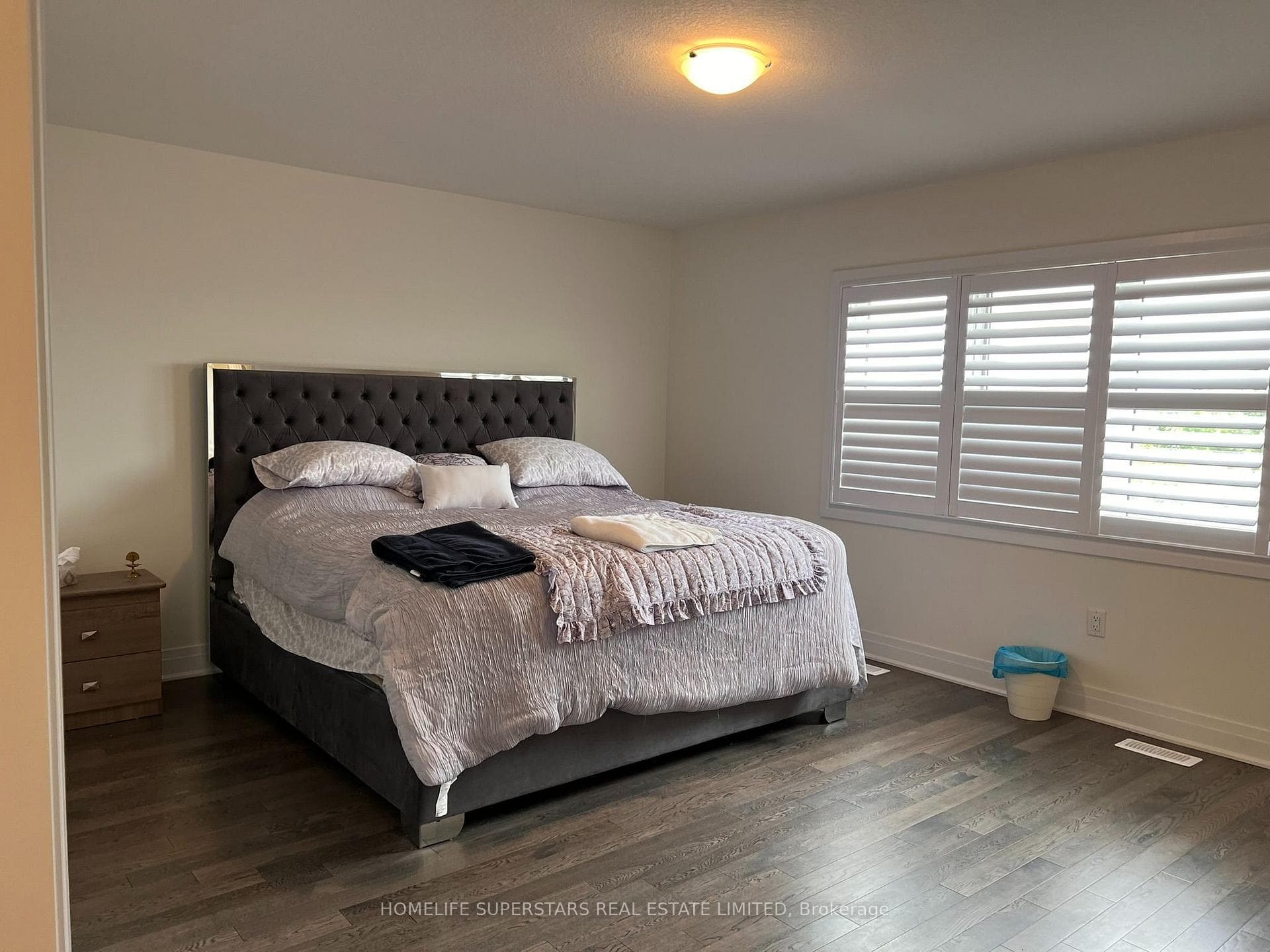 188 AVIRON Crescent photo 34
