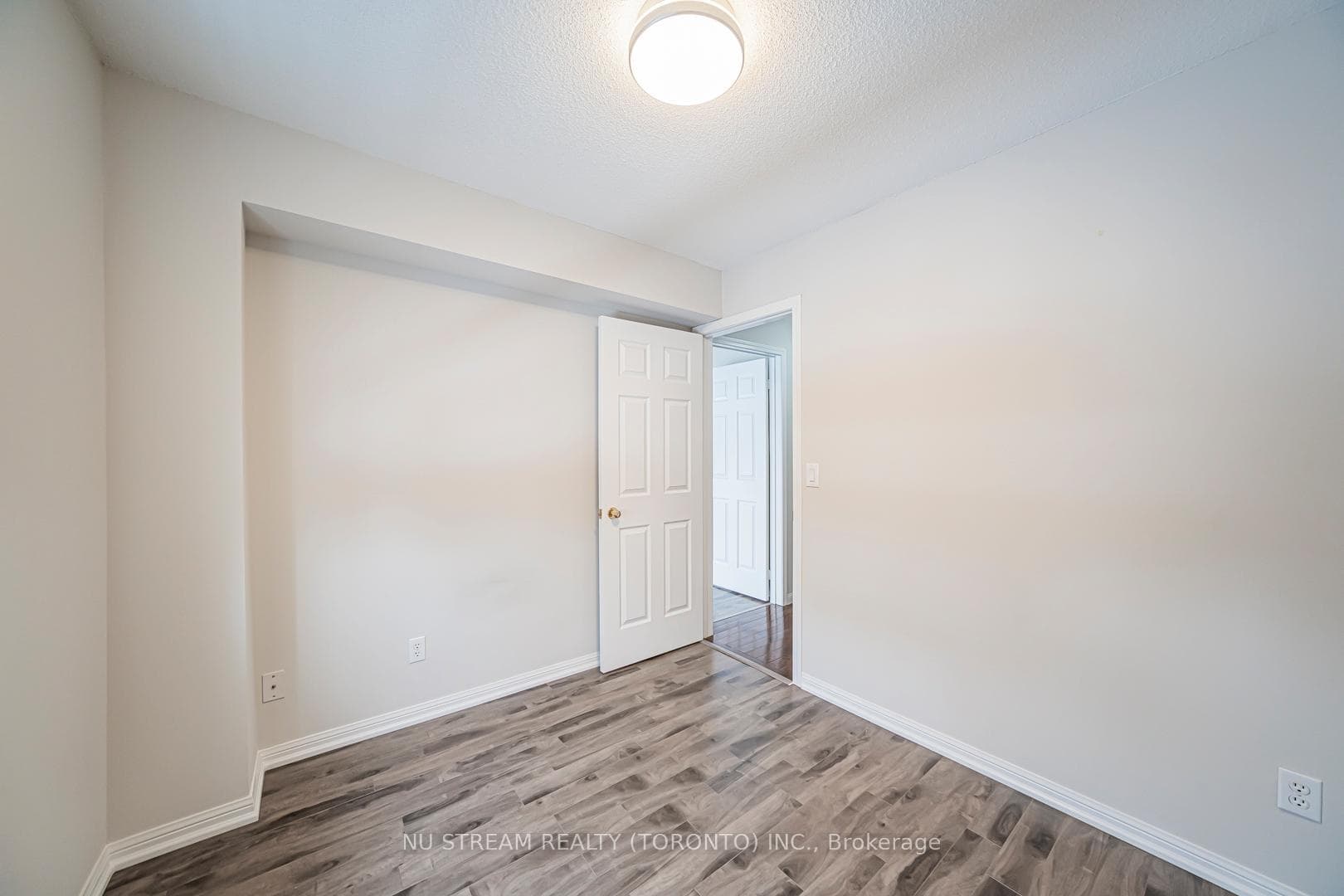 7 St Moritz Way Unit 5 photo 27