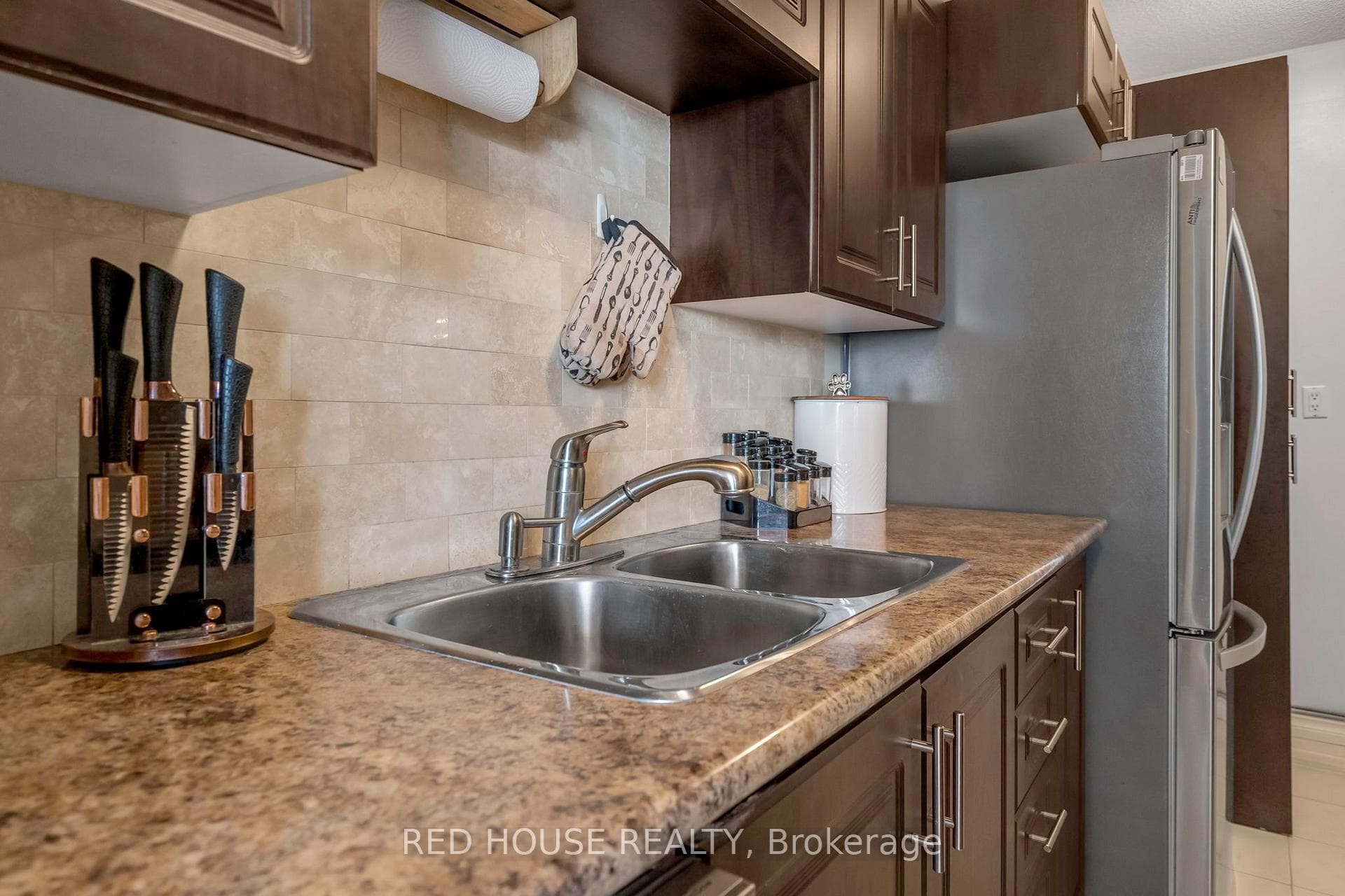 1210 Radom Street Unit 702 photo 12
