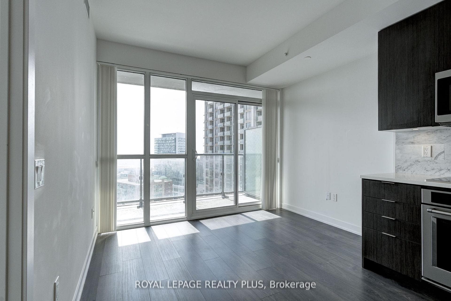 38 Iannuzzi Street Unit 2111 photo 14
