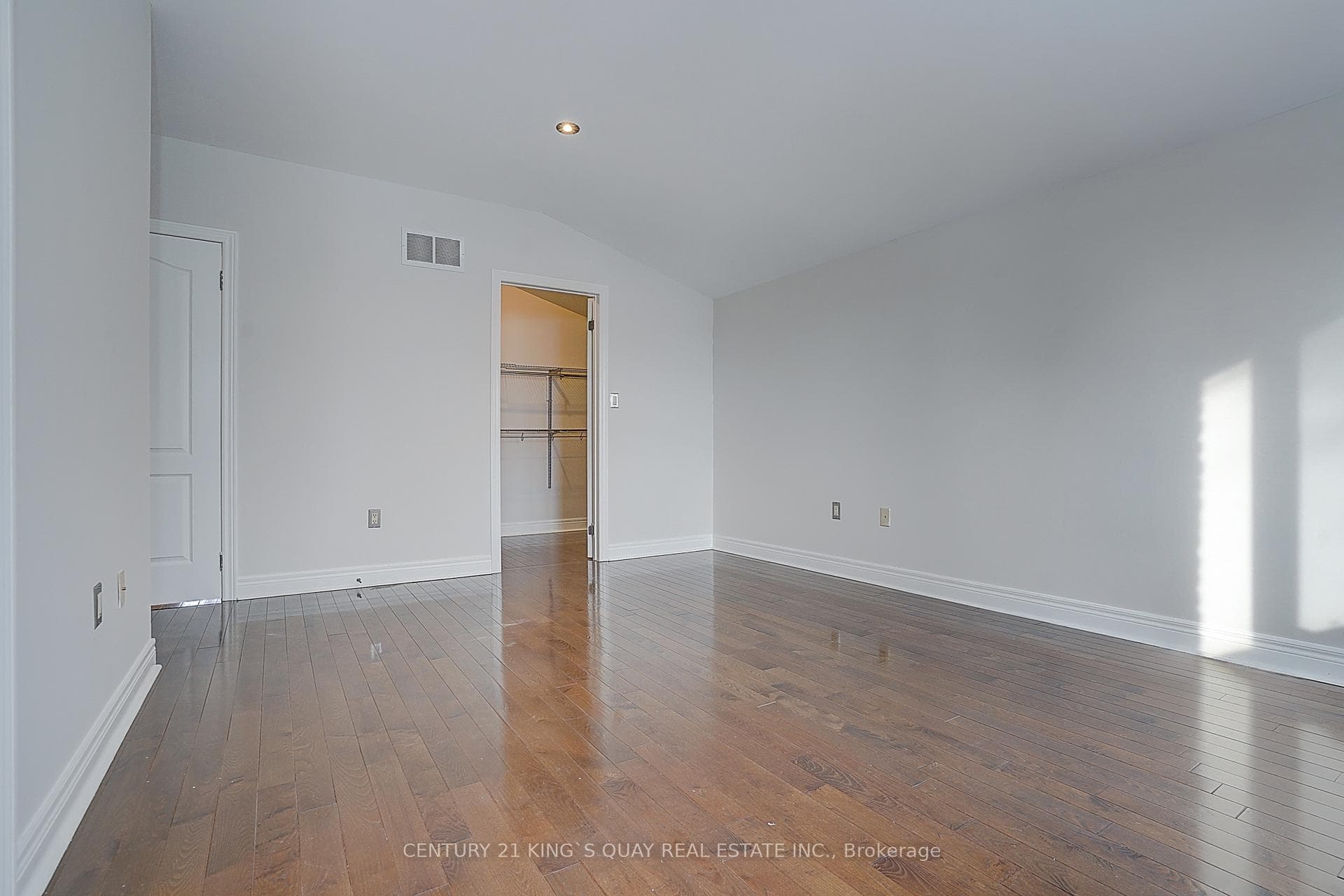 97 Evans Avenue photo 31