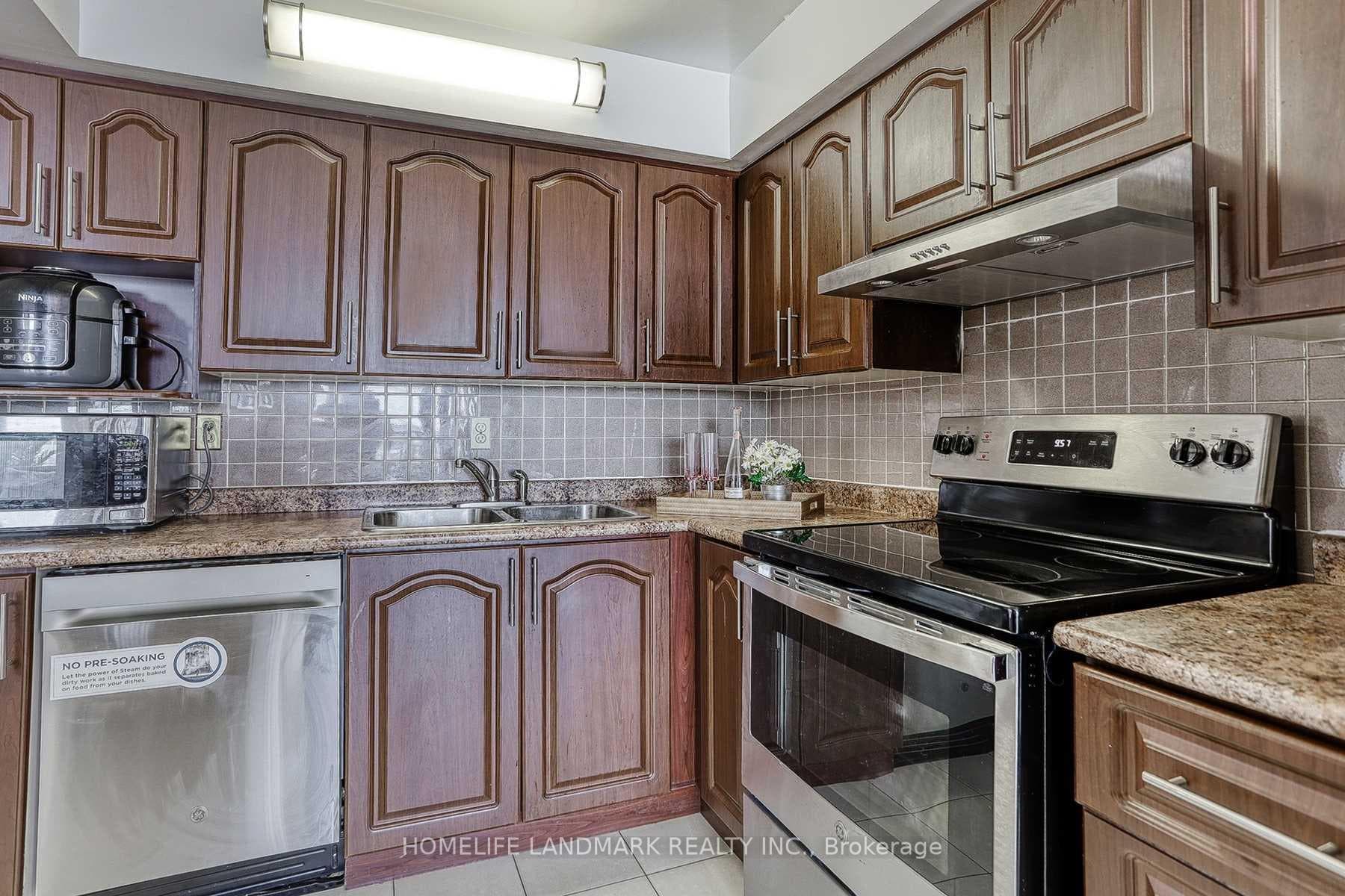 4725 Sheppard Avenue Unit 907 photo 8