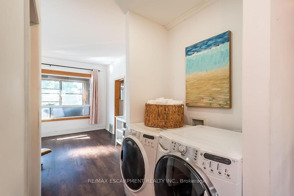 219 St. Clair Boulevard photo 18
