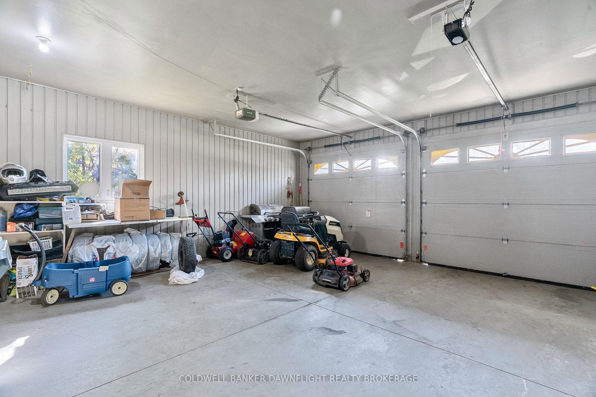 2162 Parkhill Drive photo 37