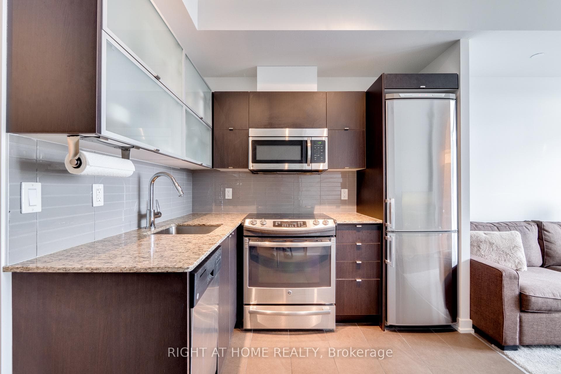 170 Fort York Boulevard Unit 2807 photo 6