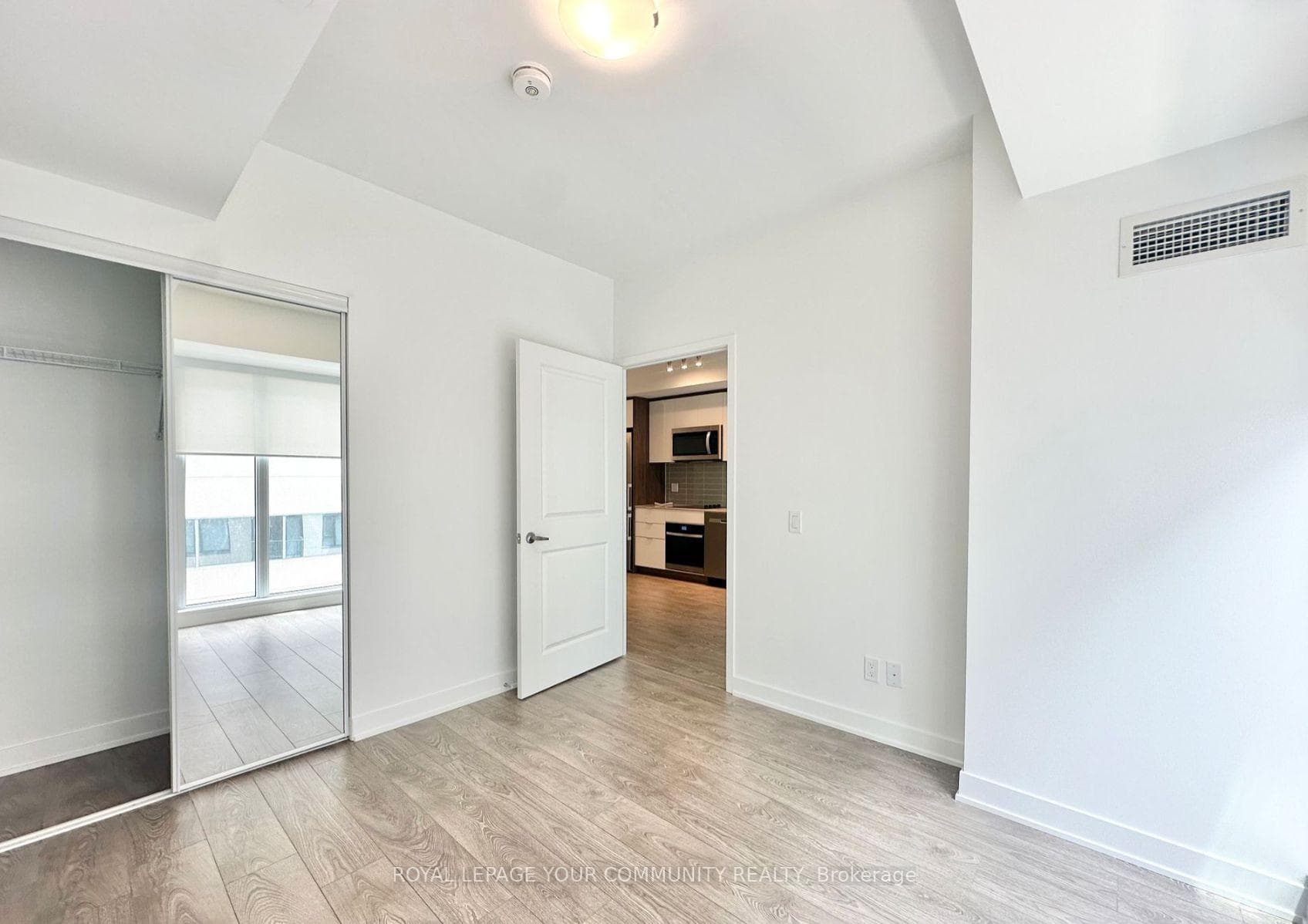 543 Richmond Street Unit 1028 photo 10