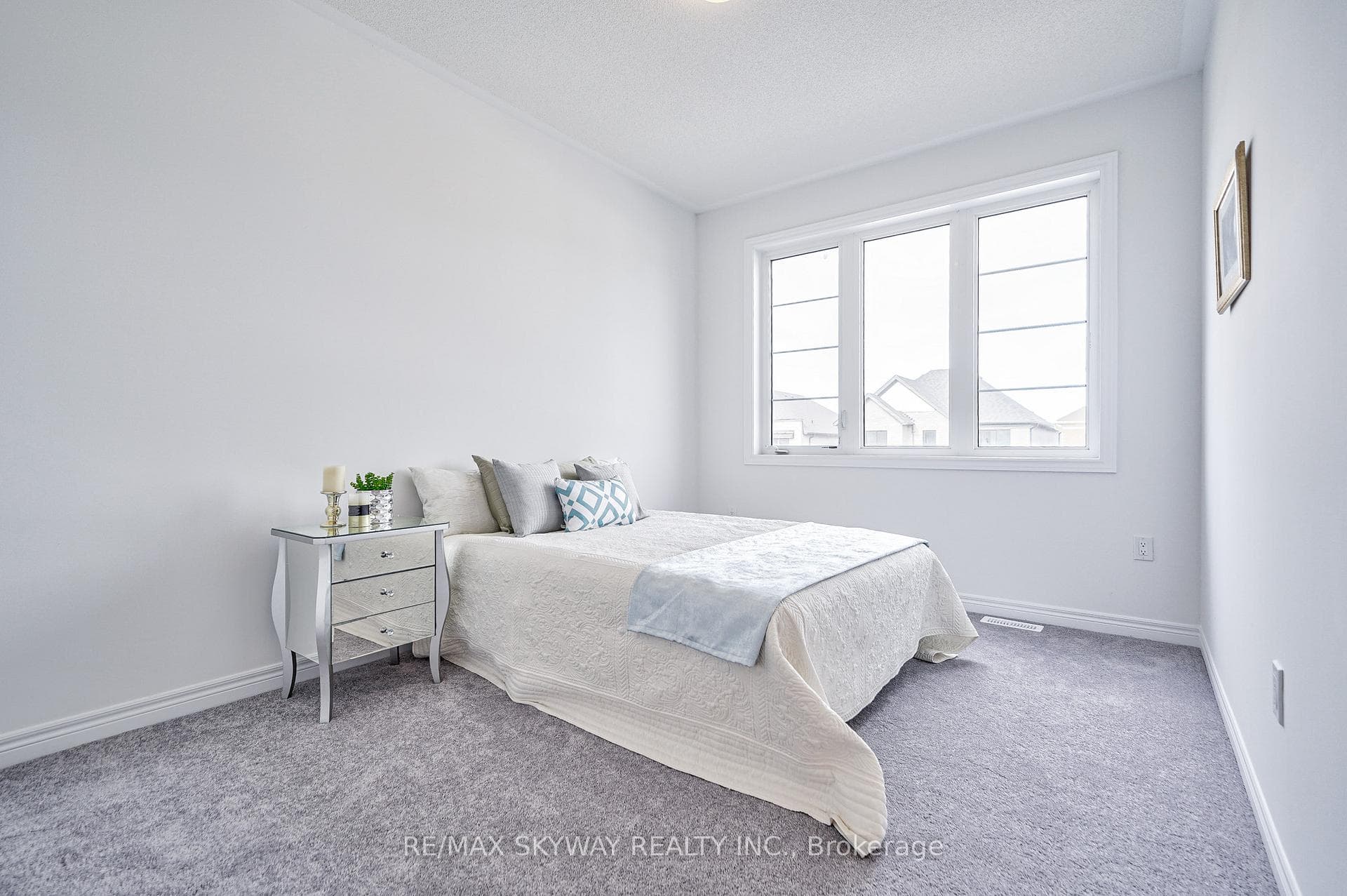 2073 Chris Mason Street photo 18