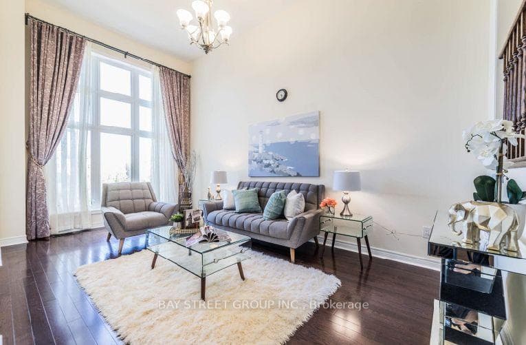 31 Victor Herbert Way photo 4