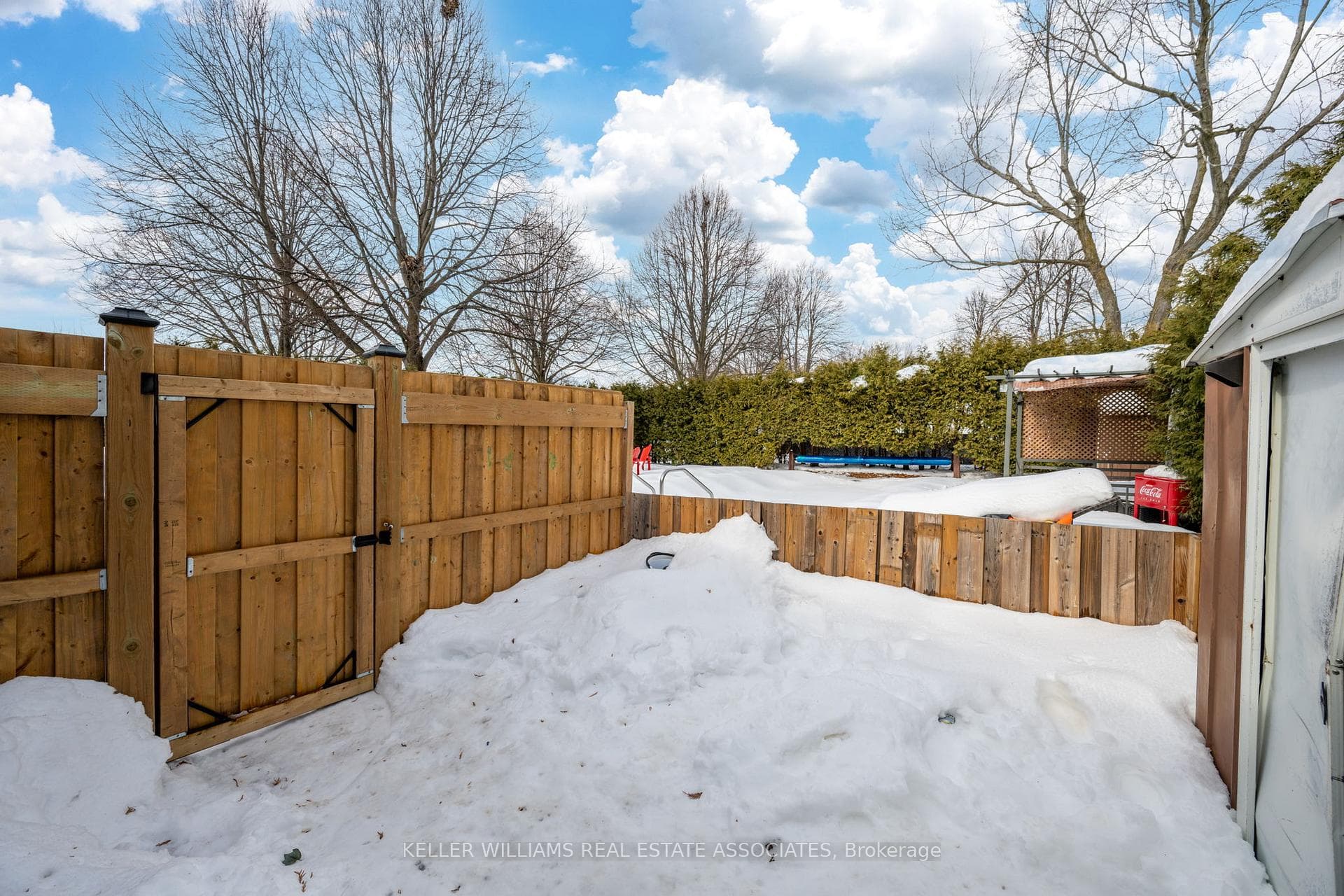 370 Ferndale Avenue photo 29