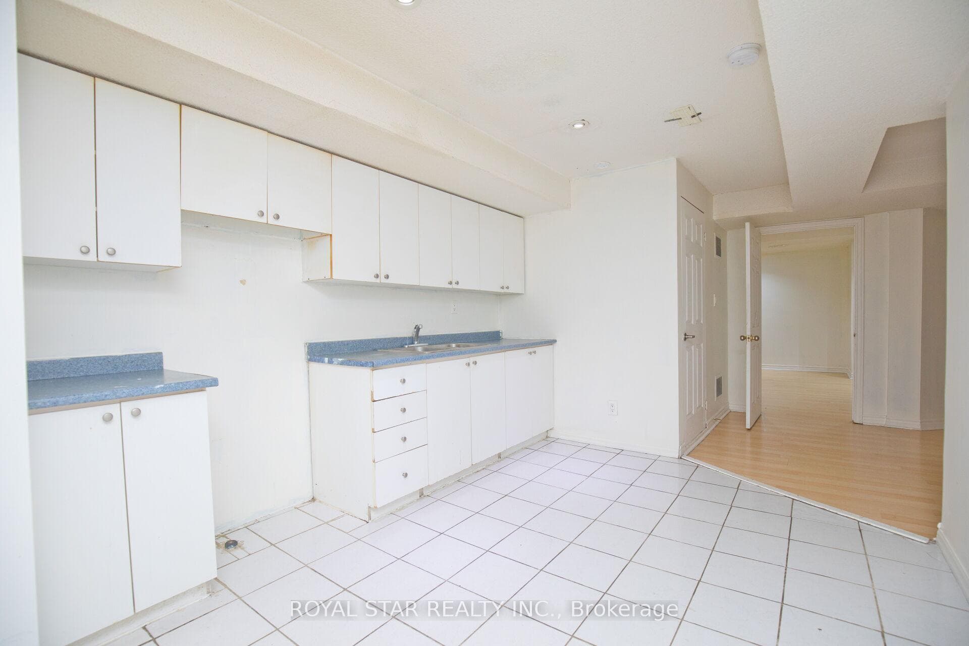 51 Cape Dorset Crescent photo 38