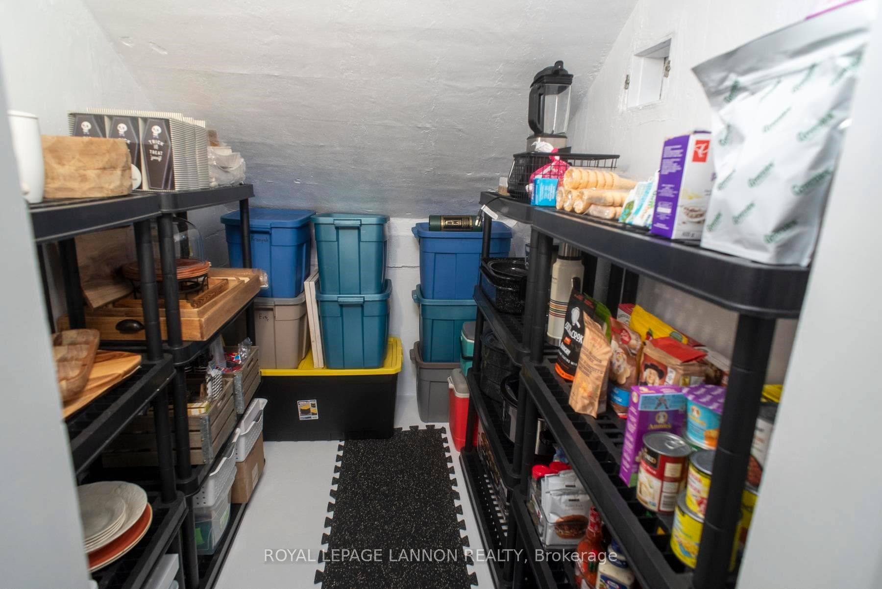 138 Walsh Street photo 45