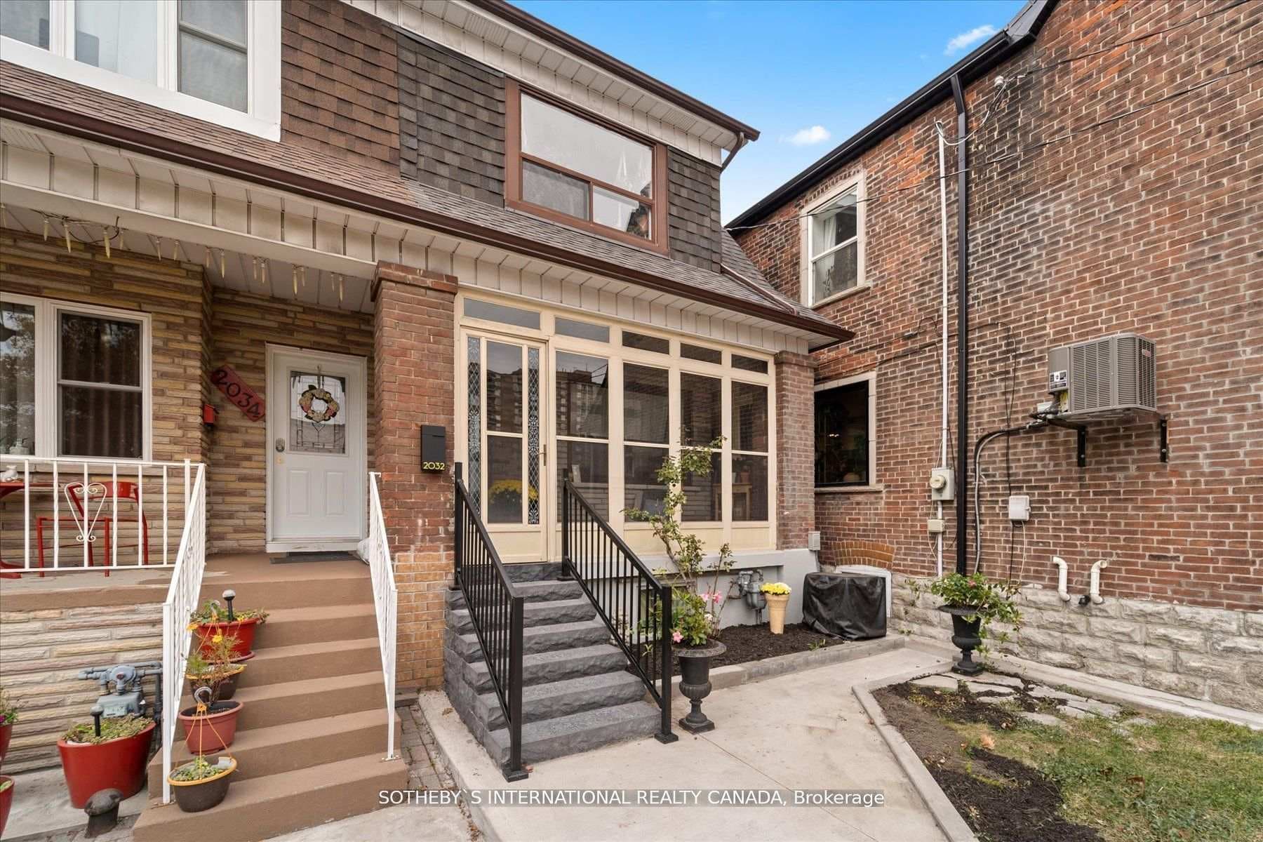 2032 Davenport Road photo 3