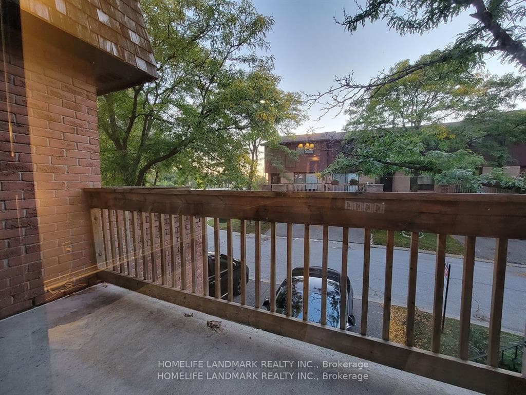 84 Ashglen Way photo 5