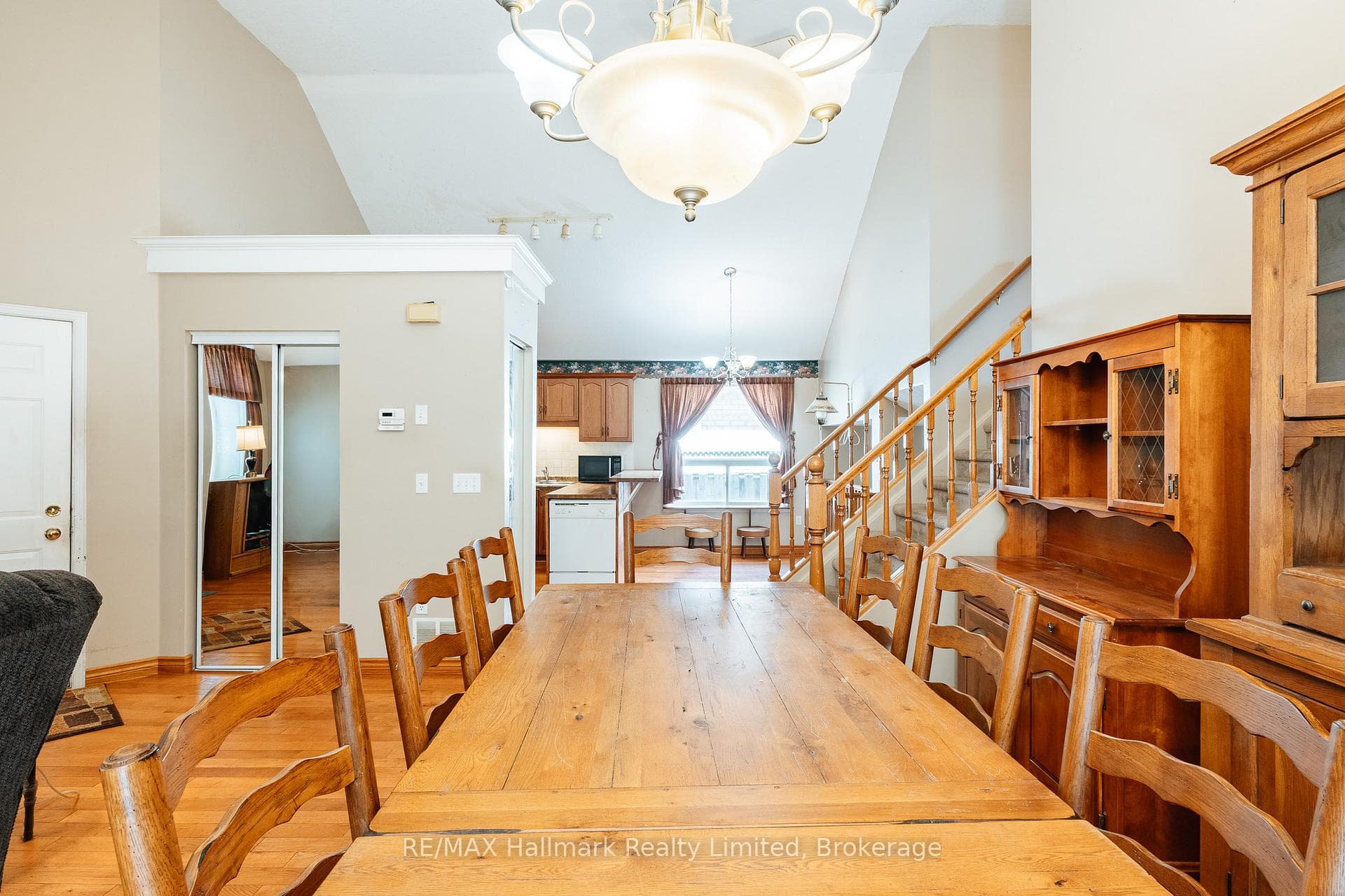 389 Starwood Drive photo 2