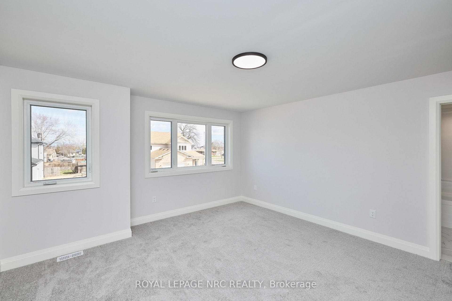 196 Hodgkins Avenue photo 23