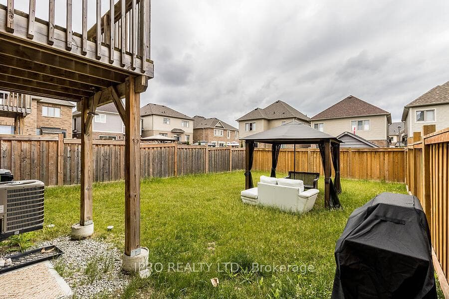 26 Willoughby Way photo 32